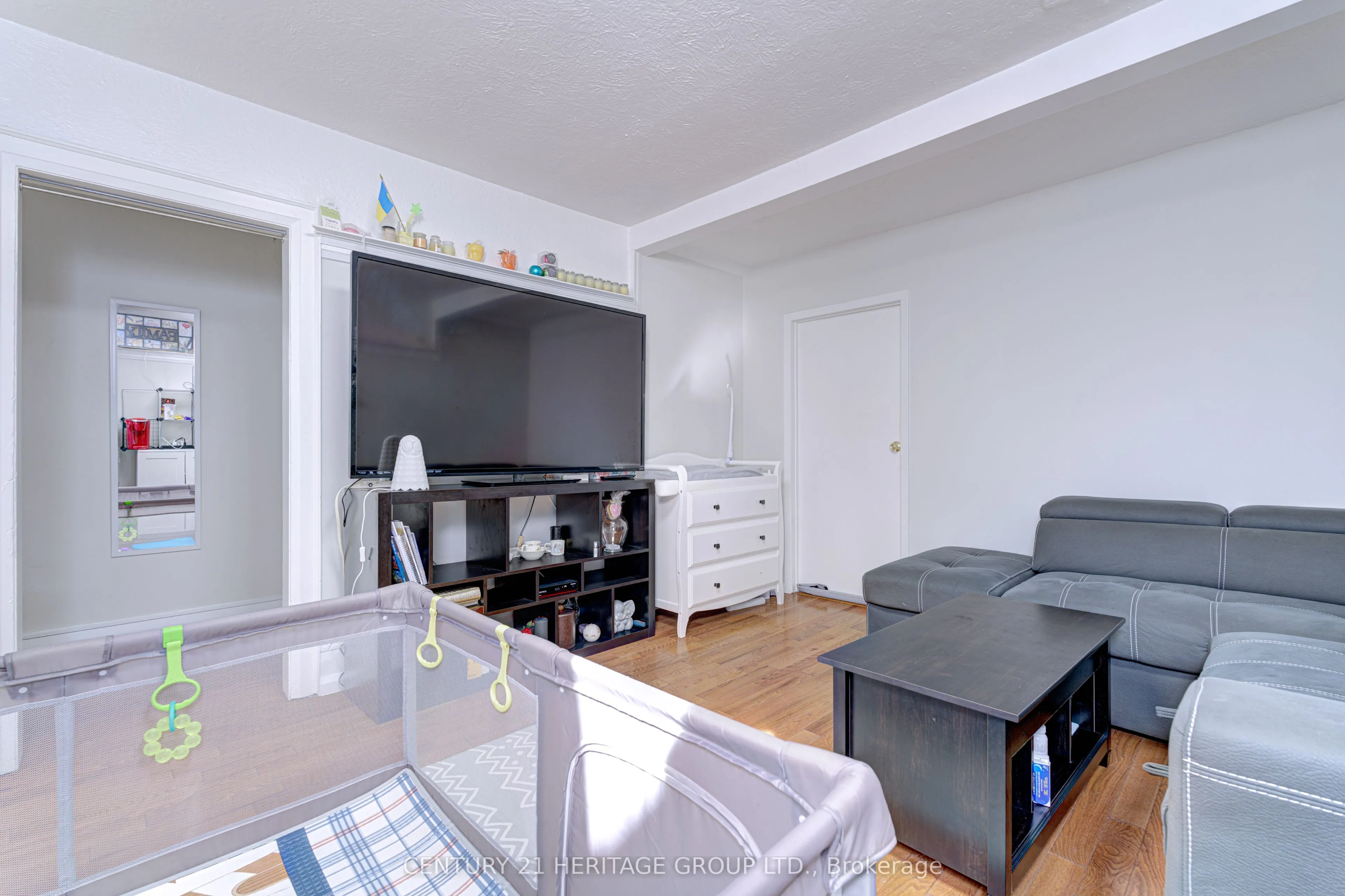 3065 Lake Shore Boulevard W
