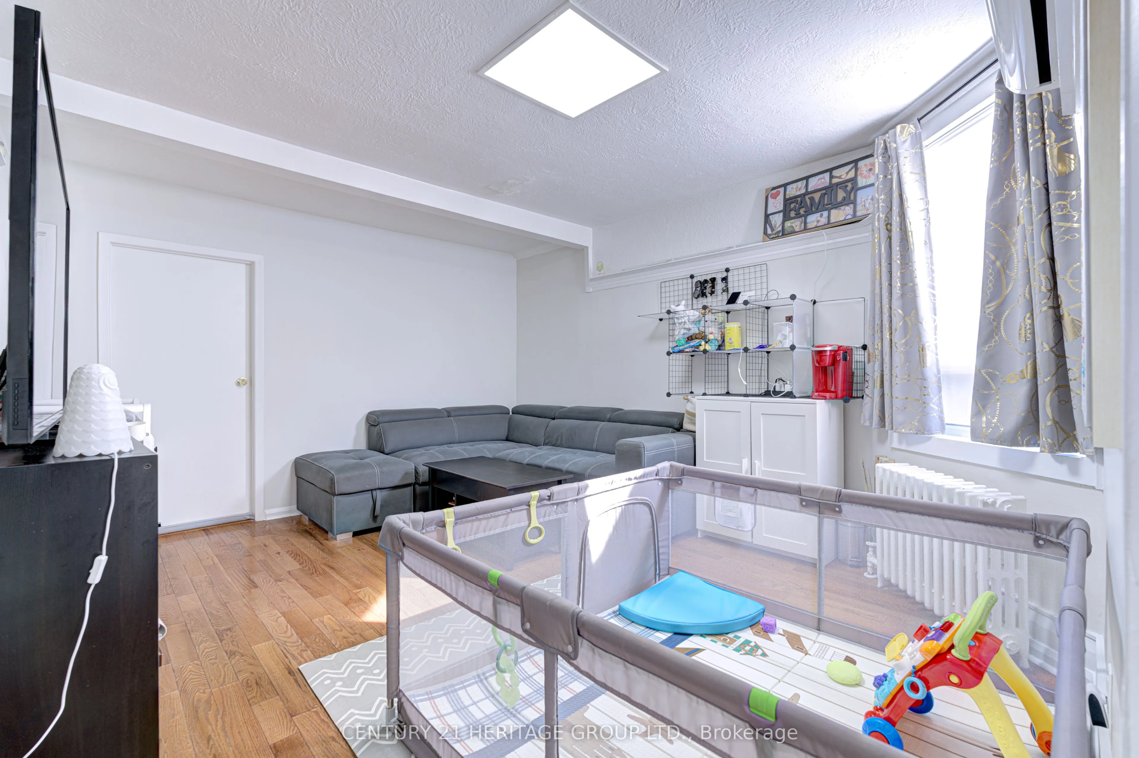 3065 Lake Shore Boulevard W