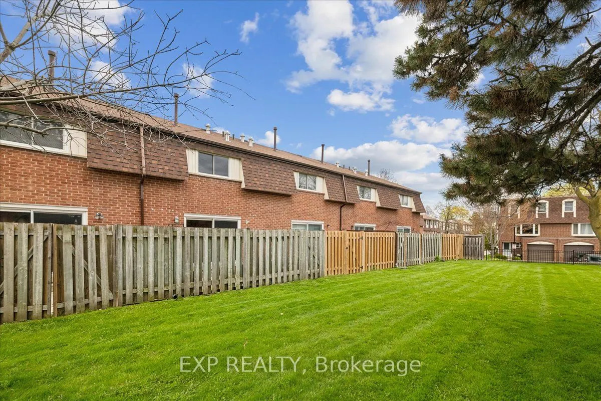 371 Bronte Street S #52