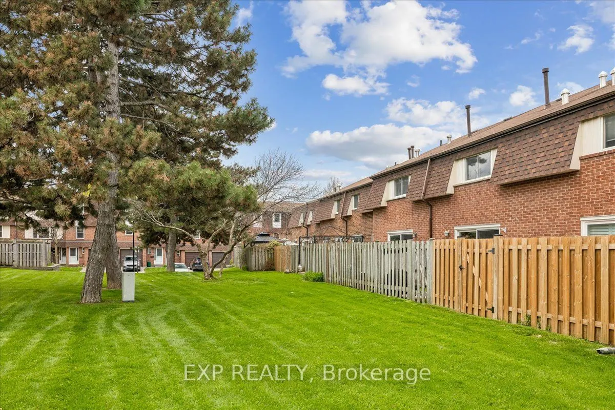 371 Bronte Street S #52