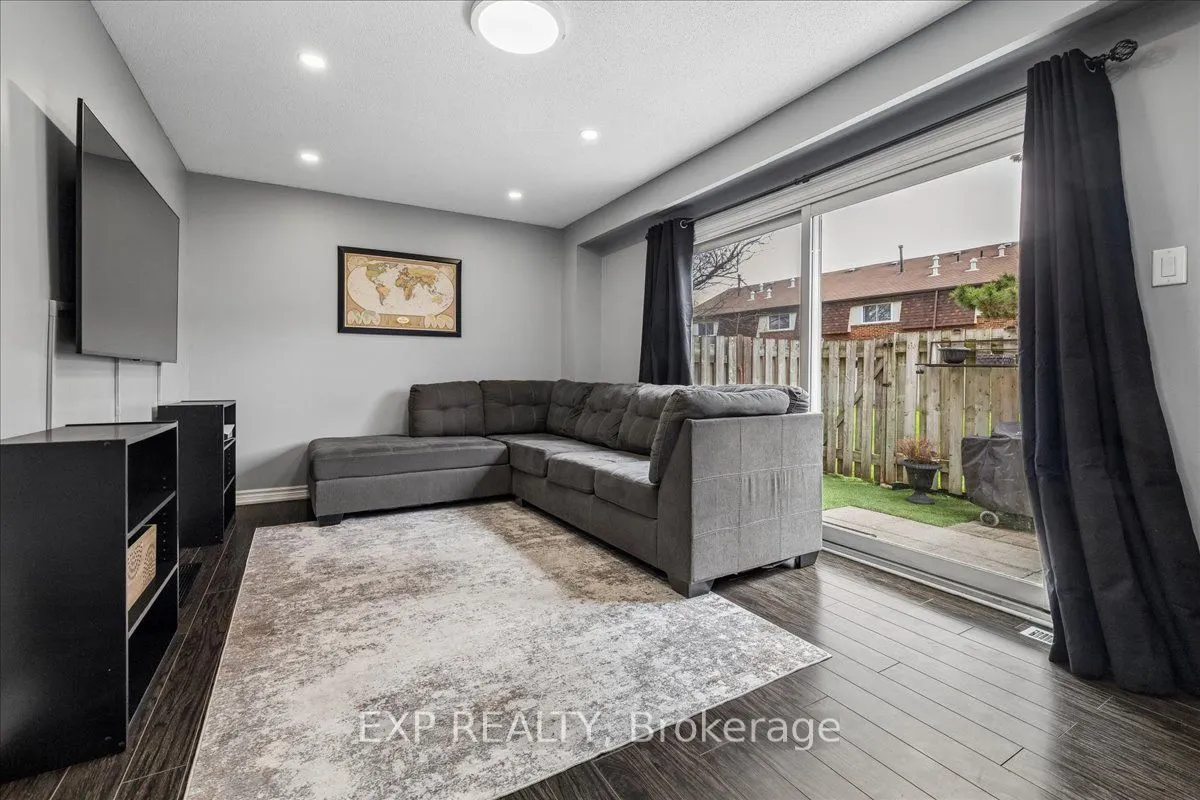 371 Bronte Street S #52