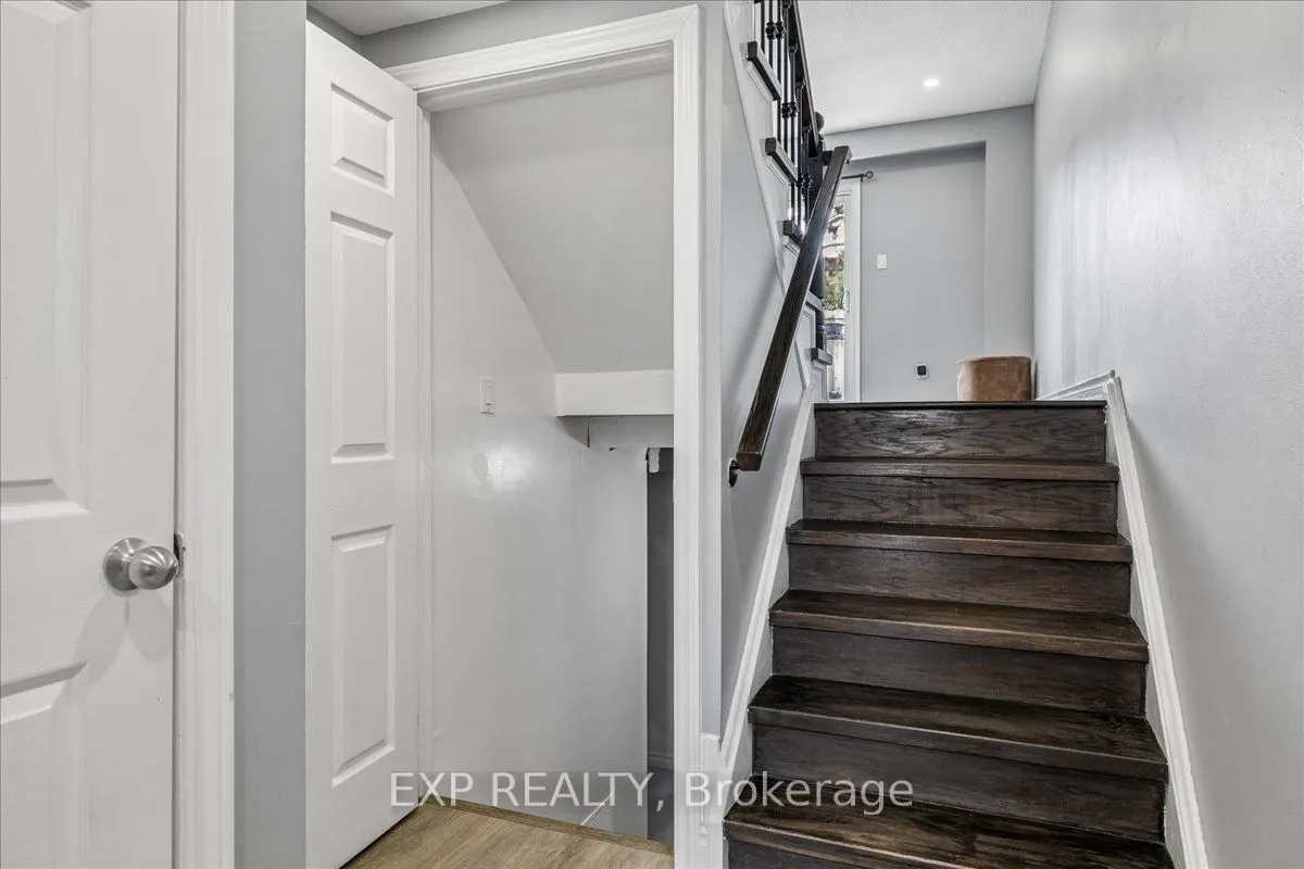 371 Bronte Street S #52