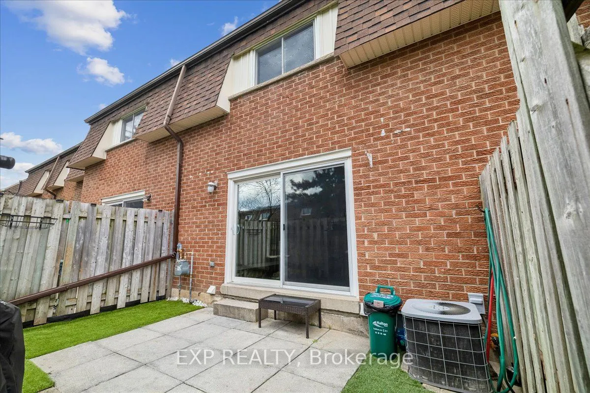 371 Bronte Street S #52