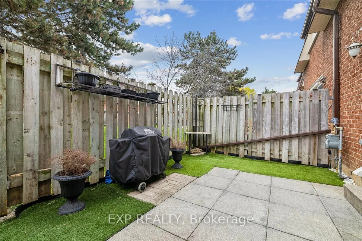 371 Bronte Street S #52