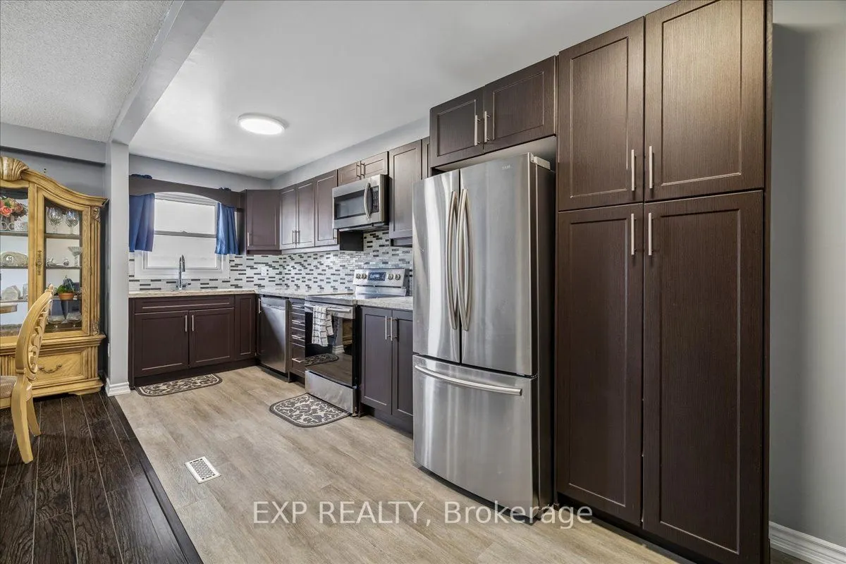 371 Bronte Street S #52