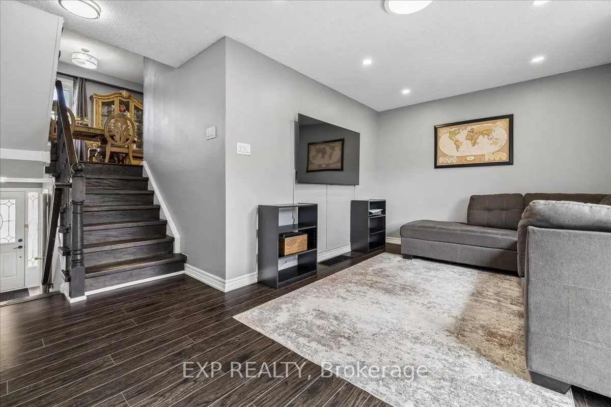 371 Bronte Street S #52