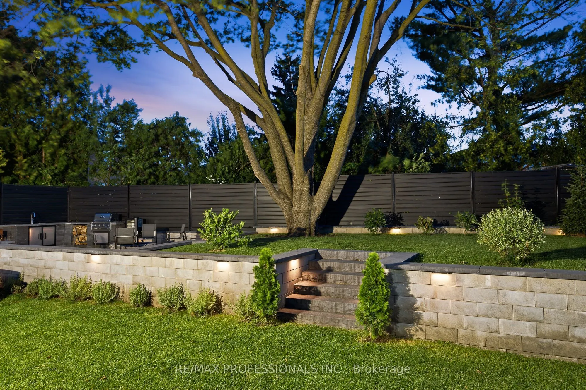 3328 Riverspray Crescent