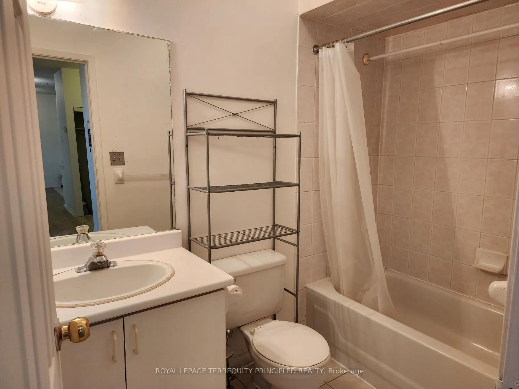 1400 Queen Street W #3