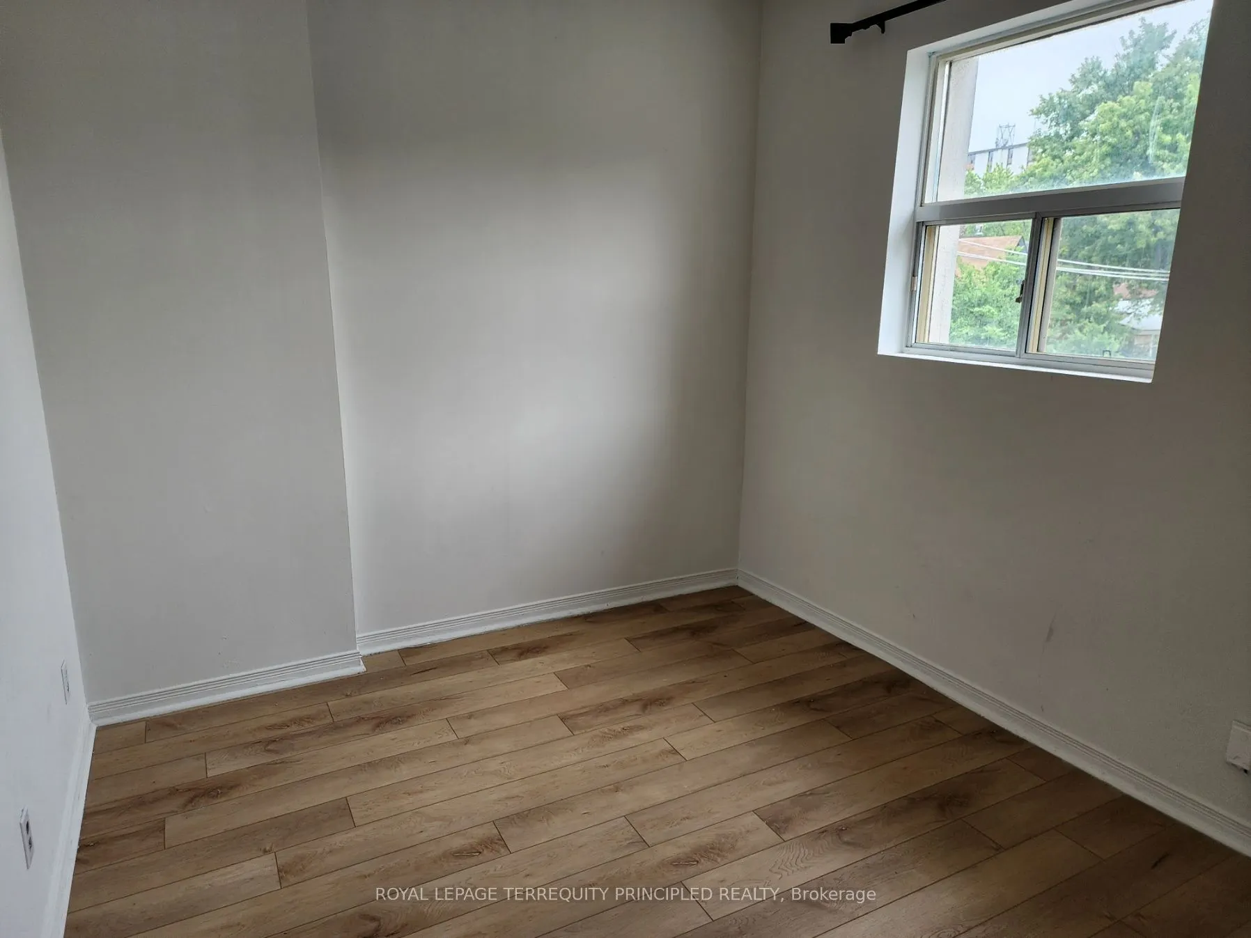 1400 Queen Street W #3