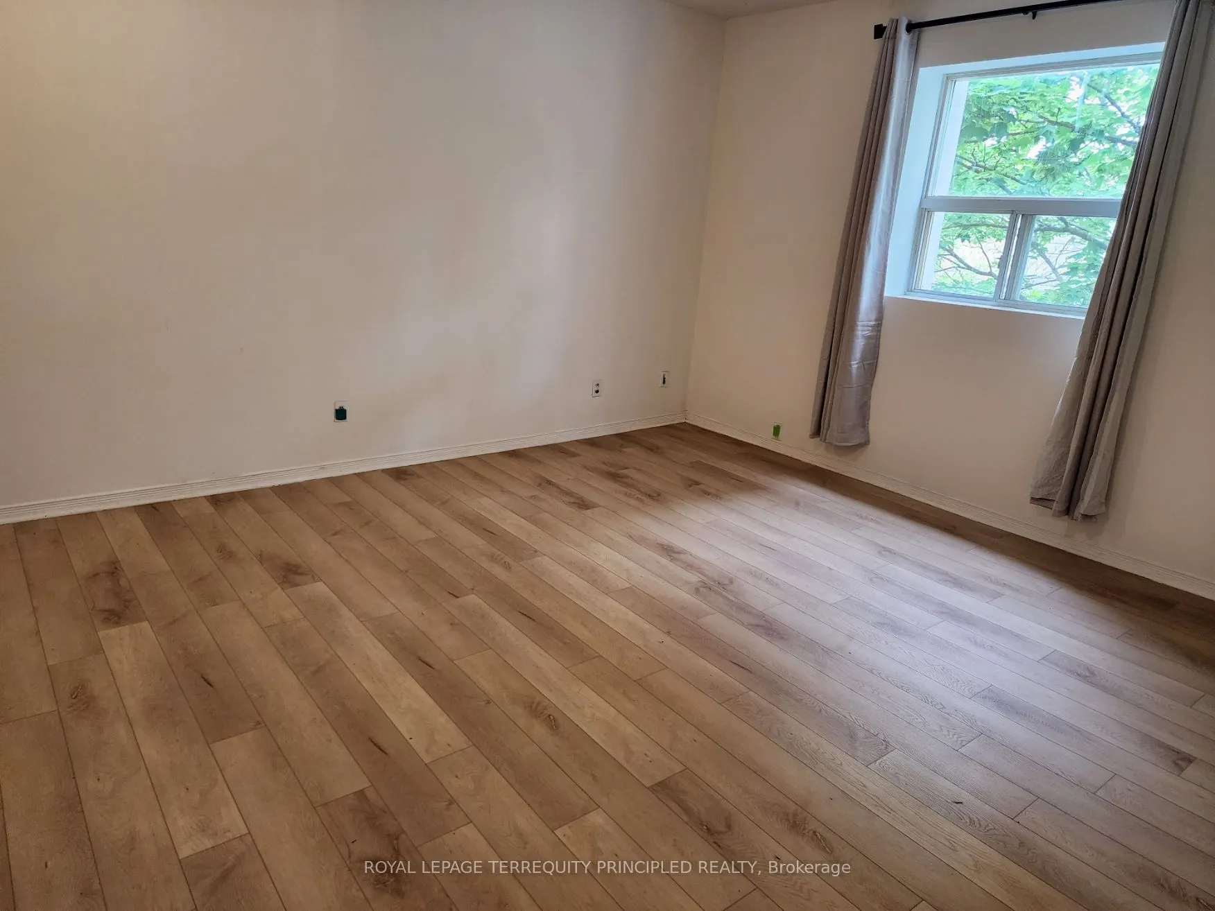 1400 Queen Street W #3