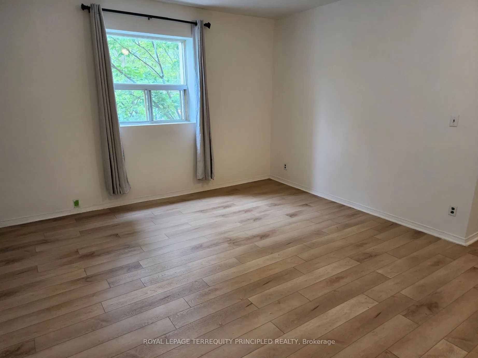 1400 Queen Street W #3