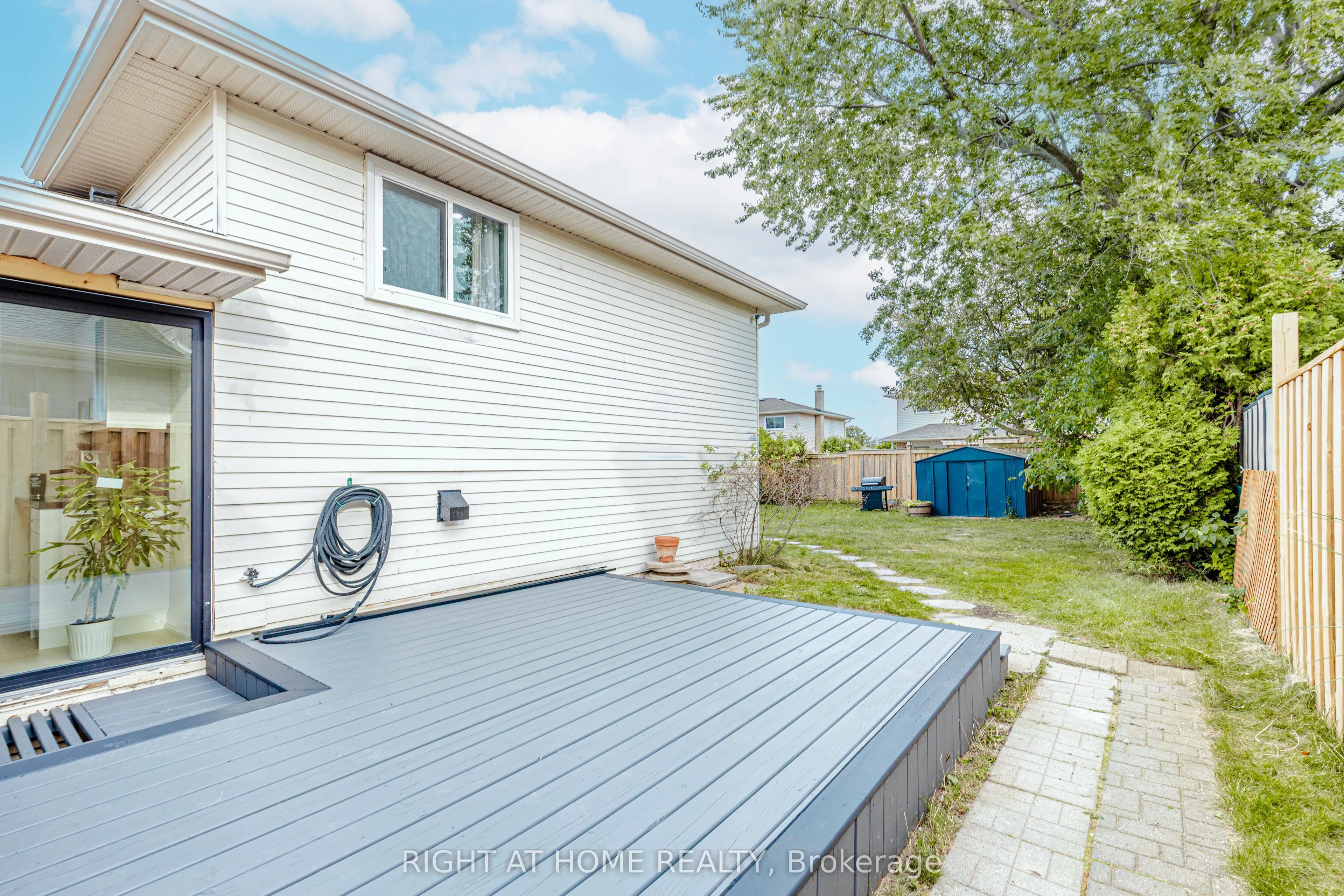 2358 Arnold Crescent