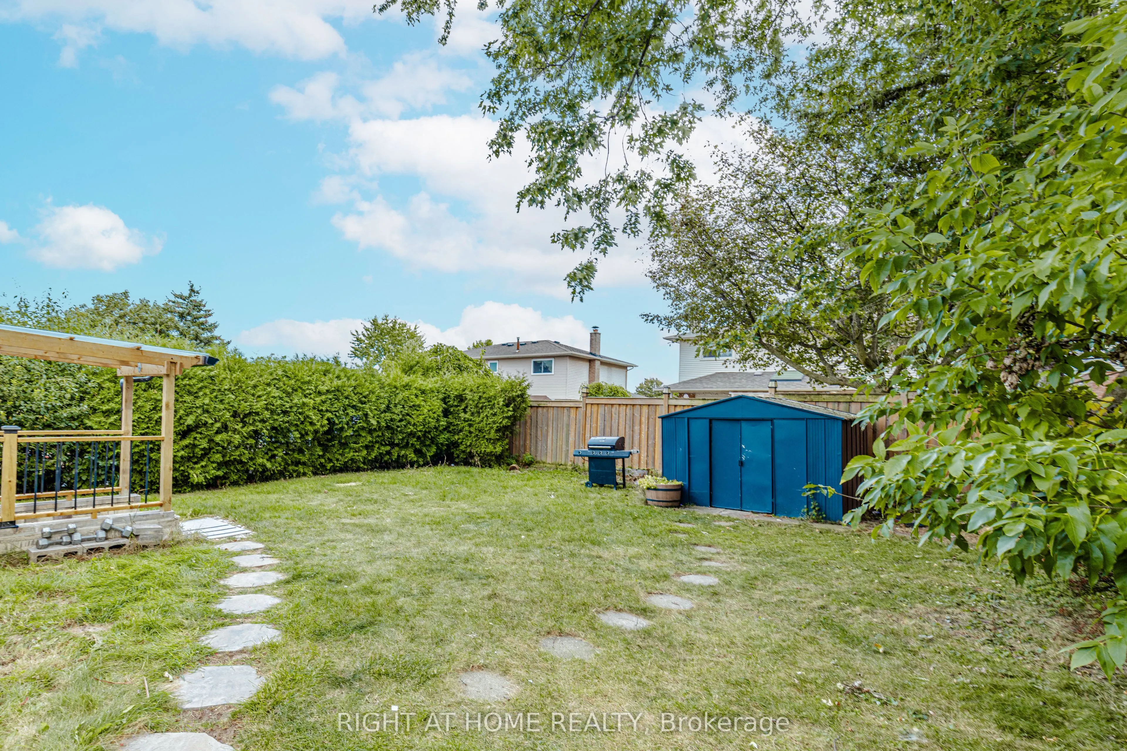 2358 Arnold Crescent