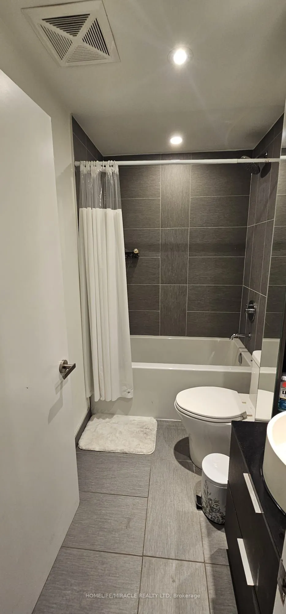 28 Ann Street #615
