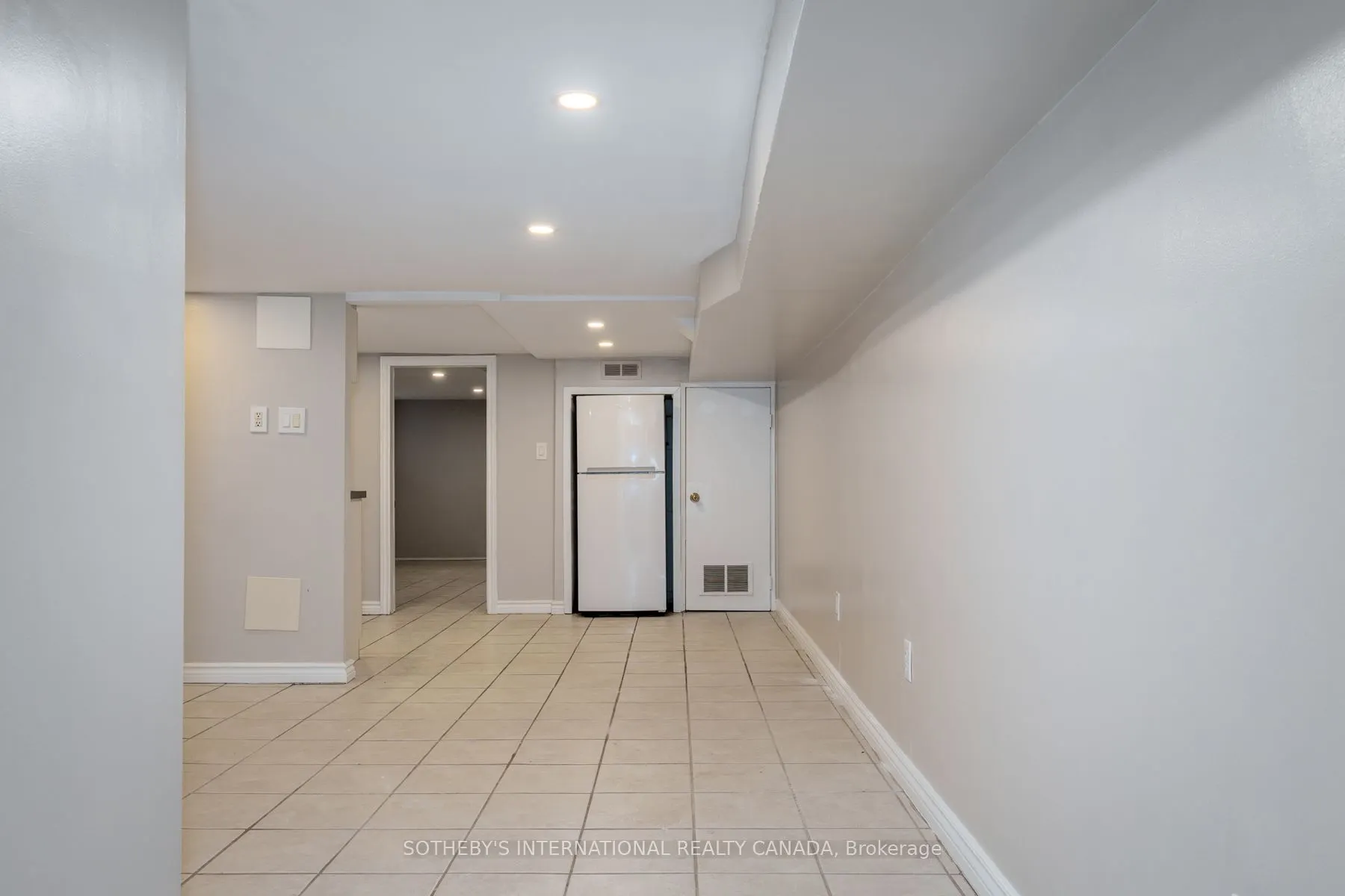 15 Indian Road Crescent #Bsmt