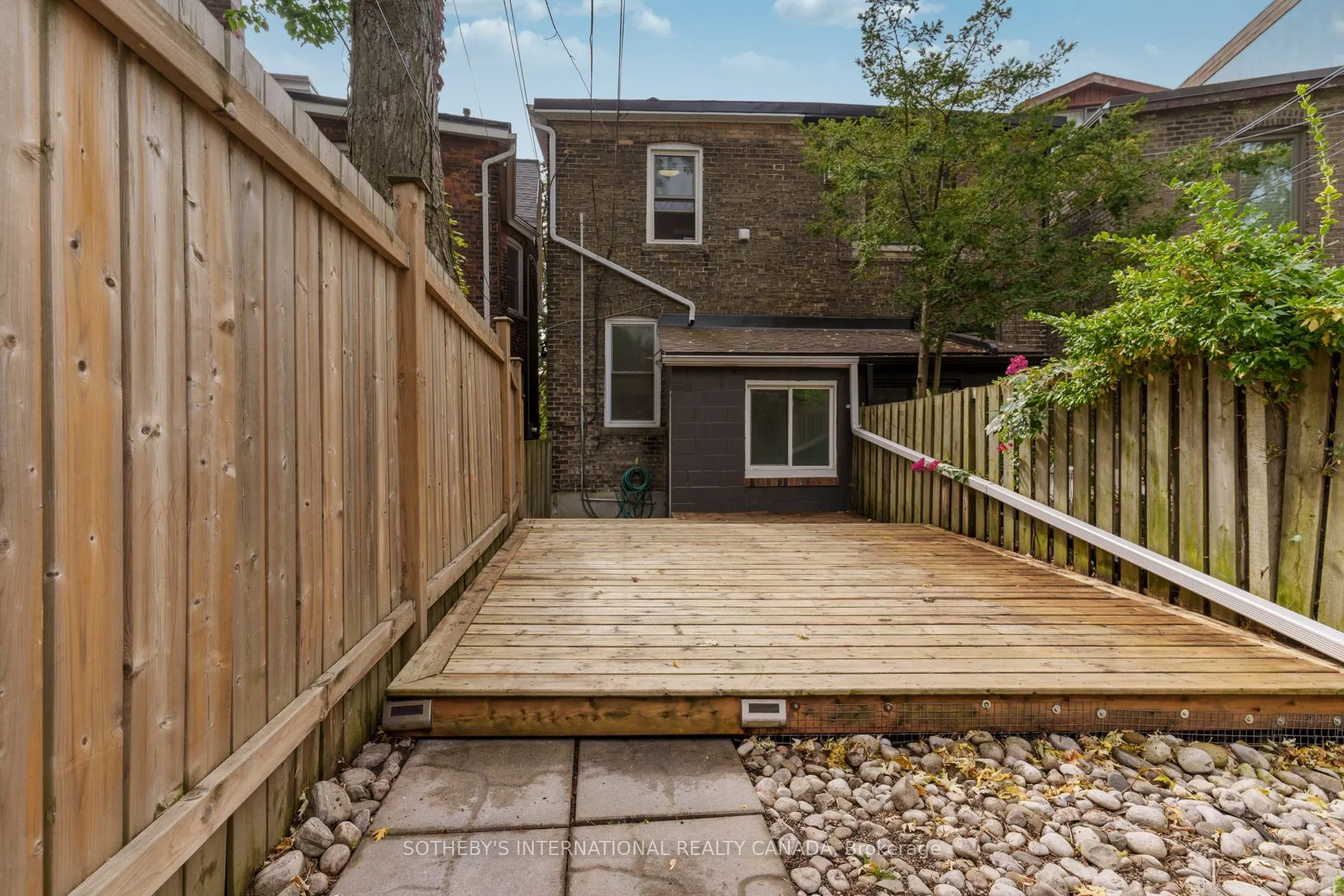 15 Indian Road Crescent #Bsmt
