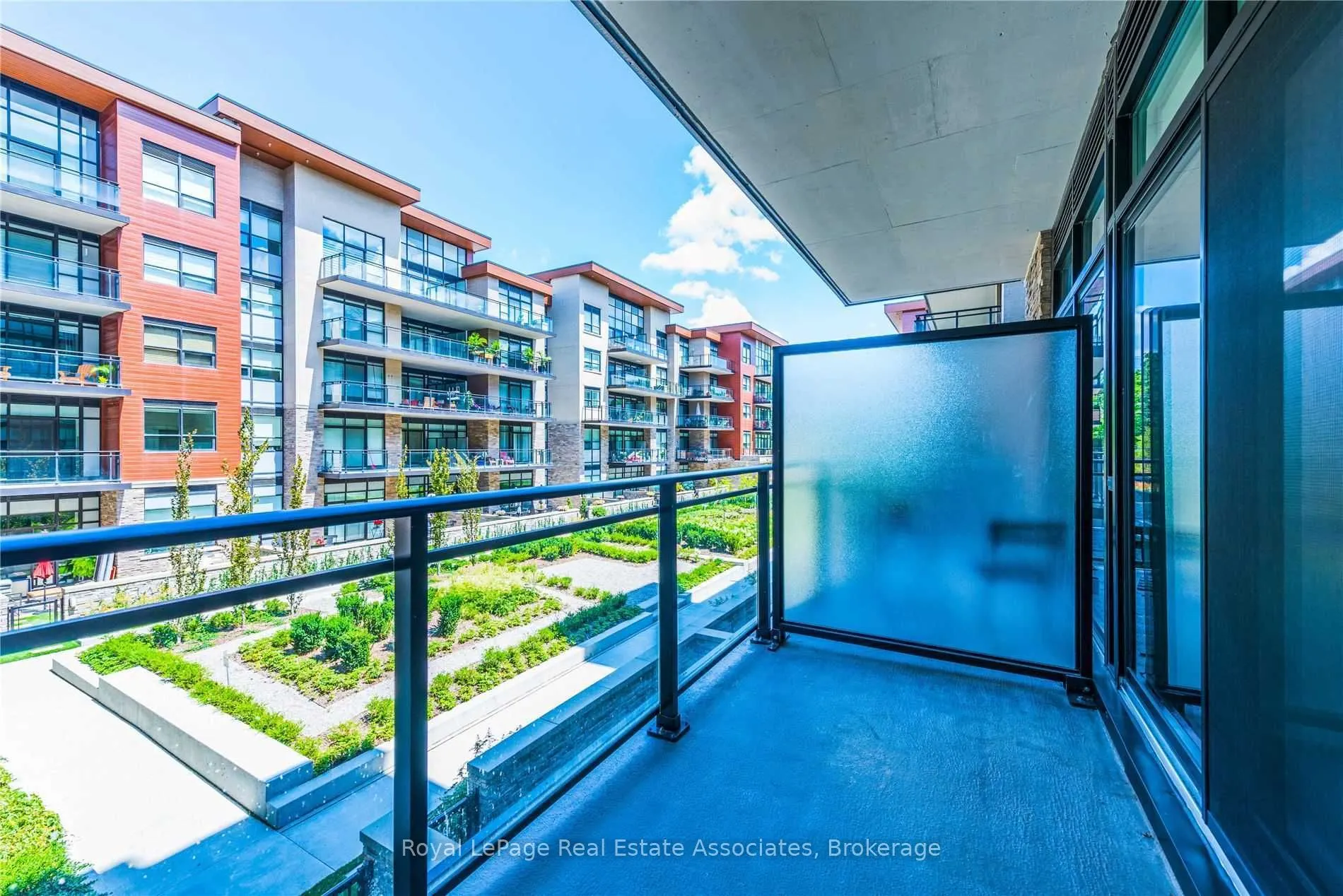 1575 Lakeshore Road W #141