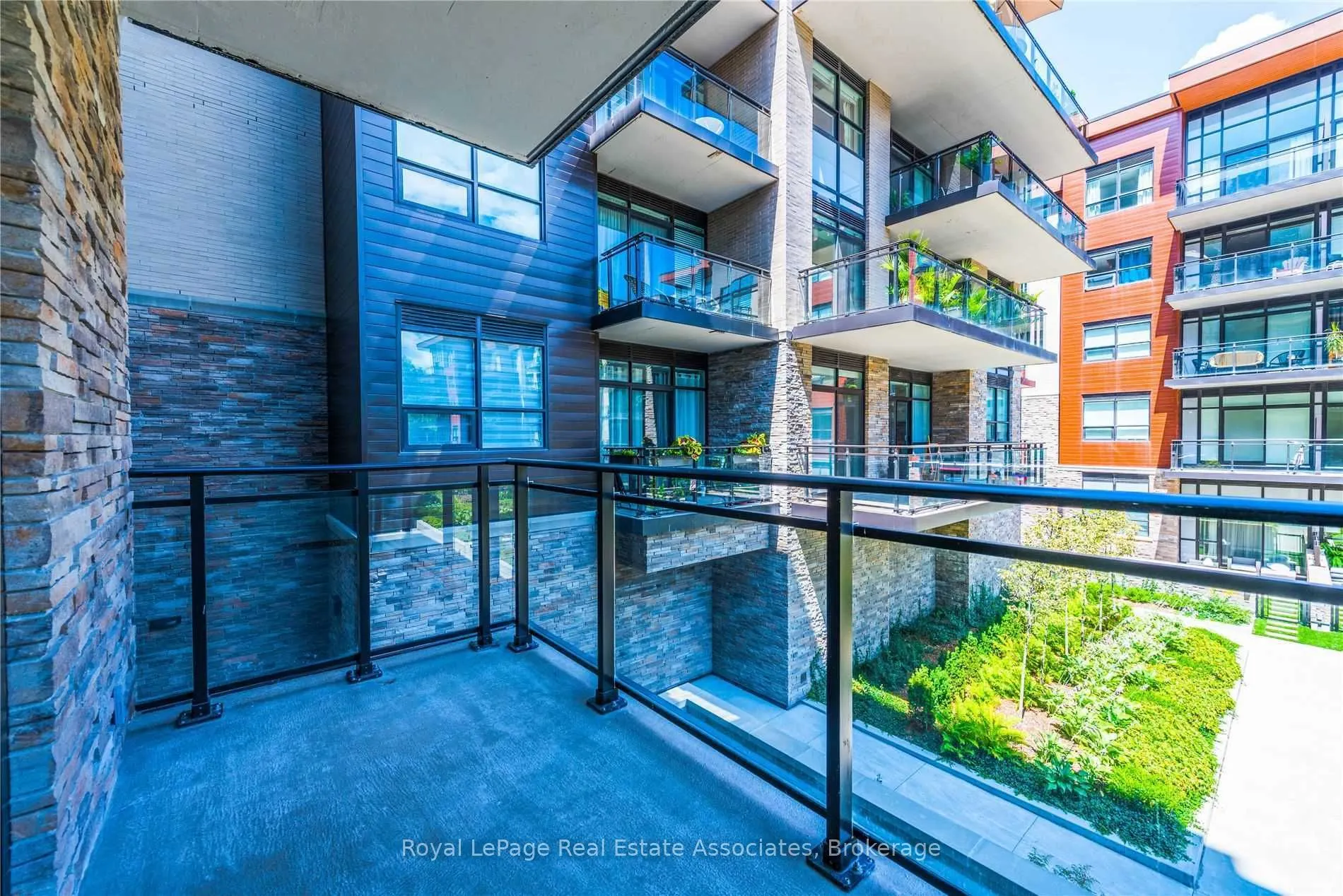 1575 Lakeshore Road W #141