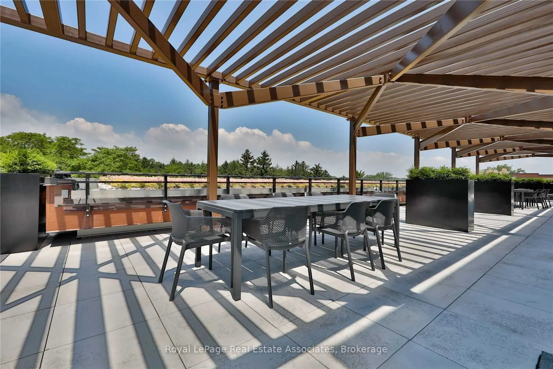 1575 Lakeshore Road W #141