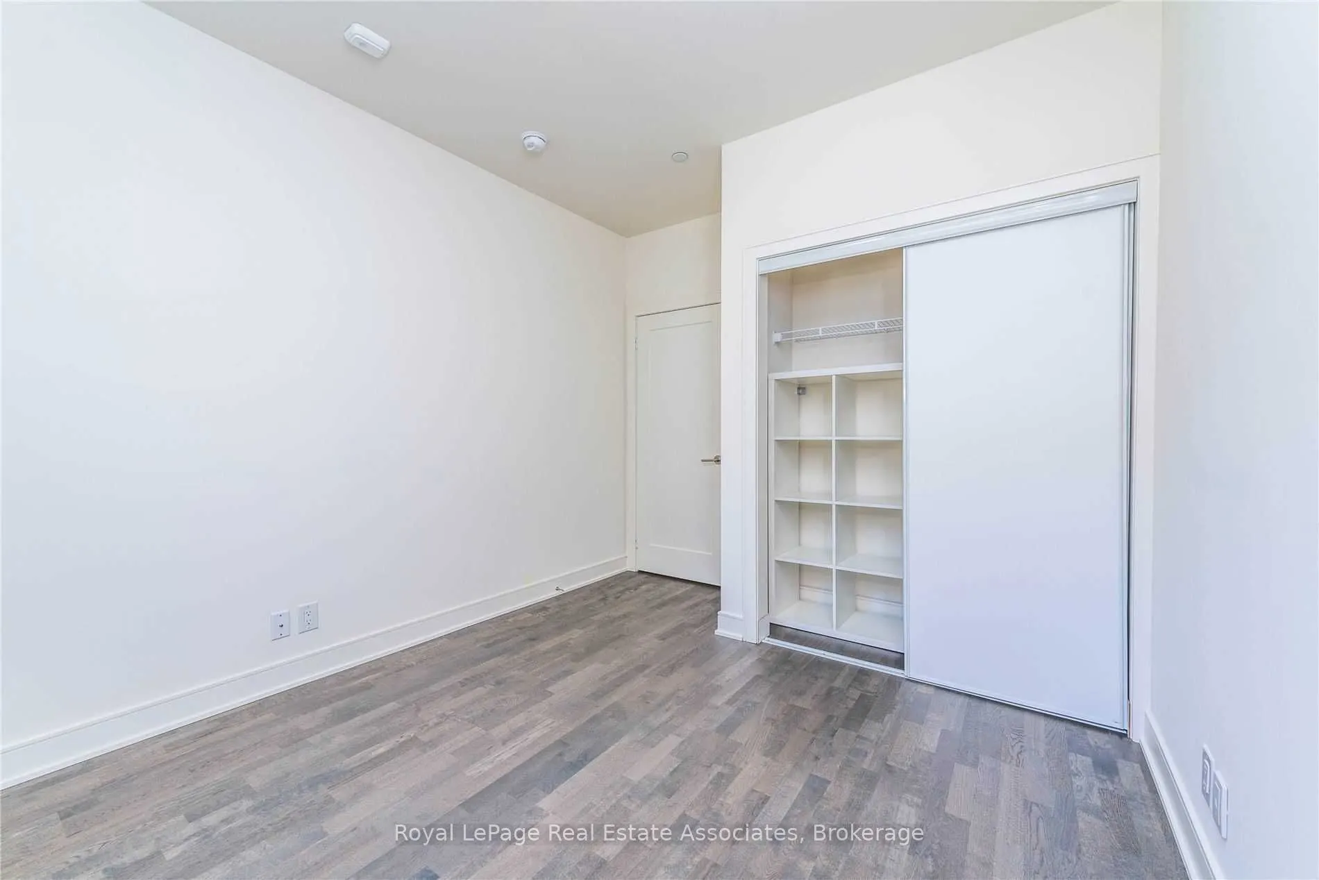 1575 Lakeshore Road W #141