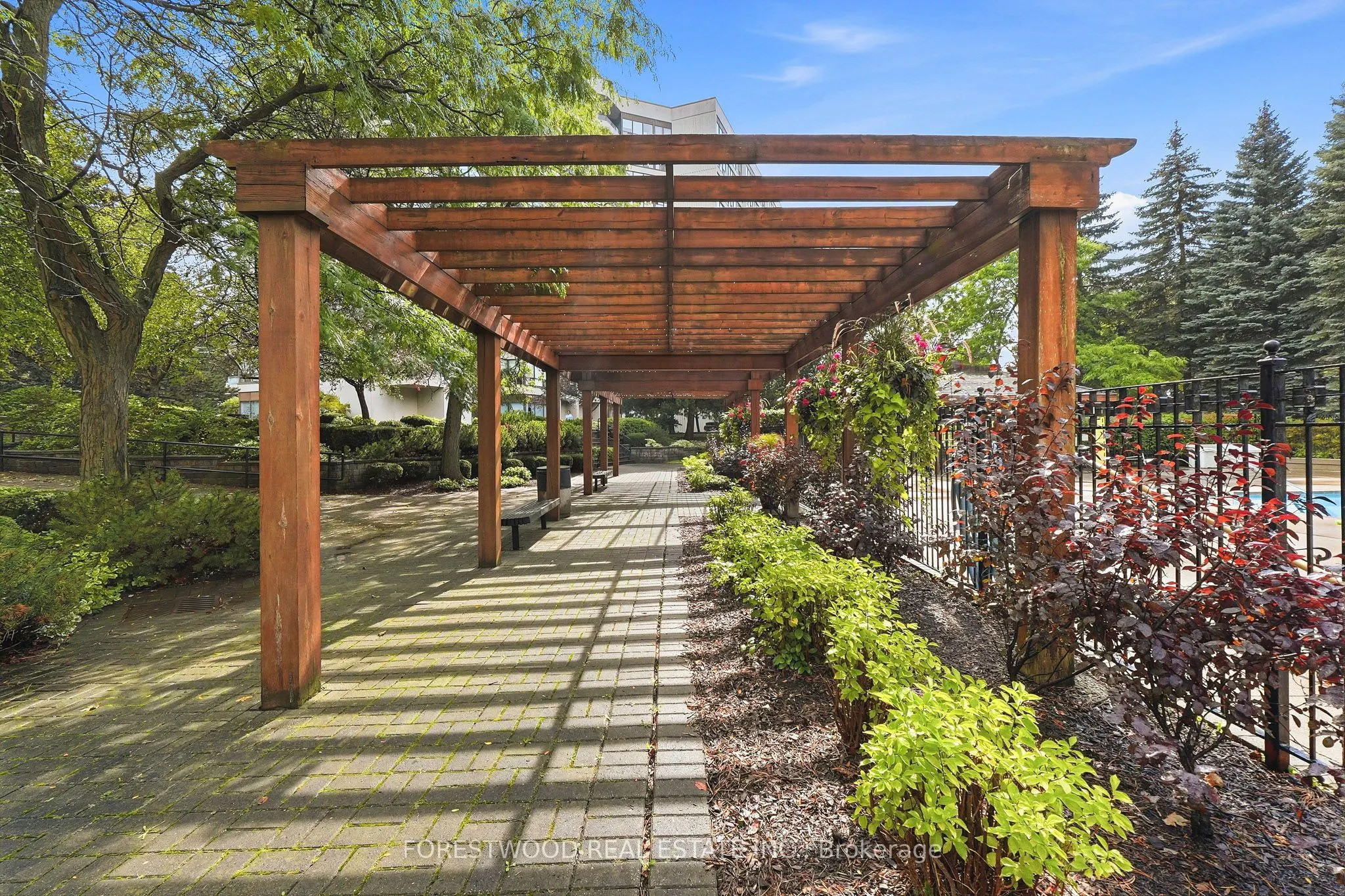 10 Laurelcrest Street #311