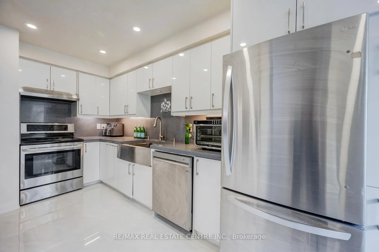 5020 Delaware Drive #25