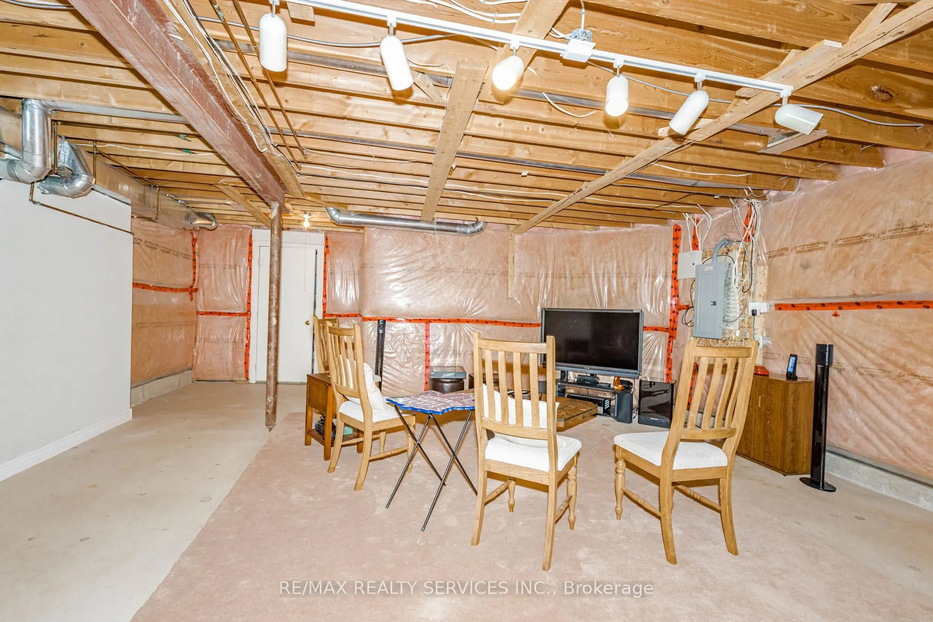 128 Valleywood Boulevard