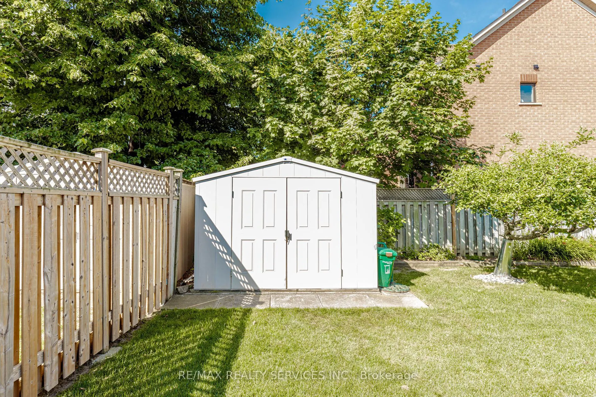 128 Valleywood Boulevard