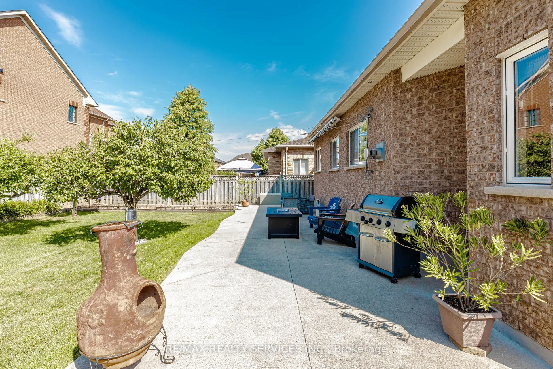 128 Valleywood Boulevard