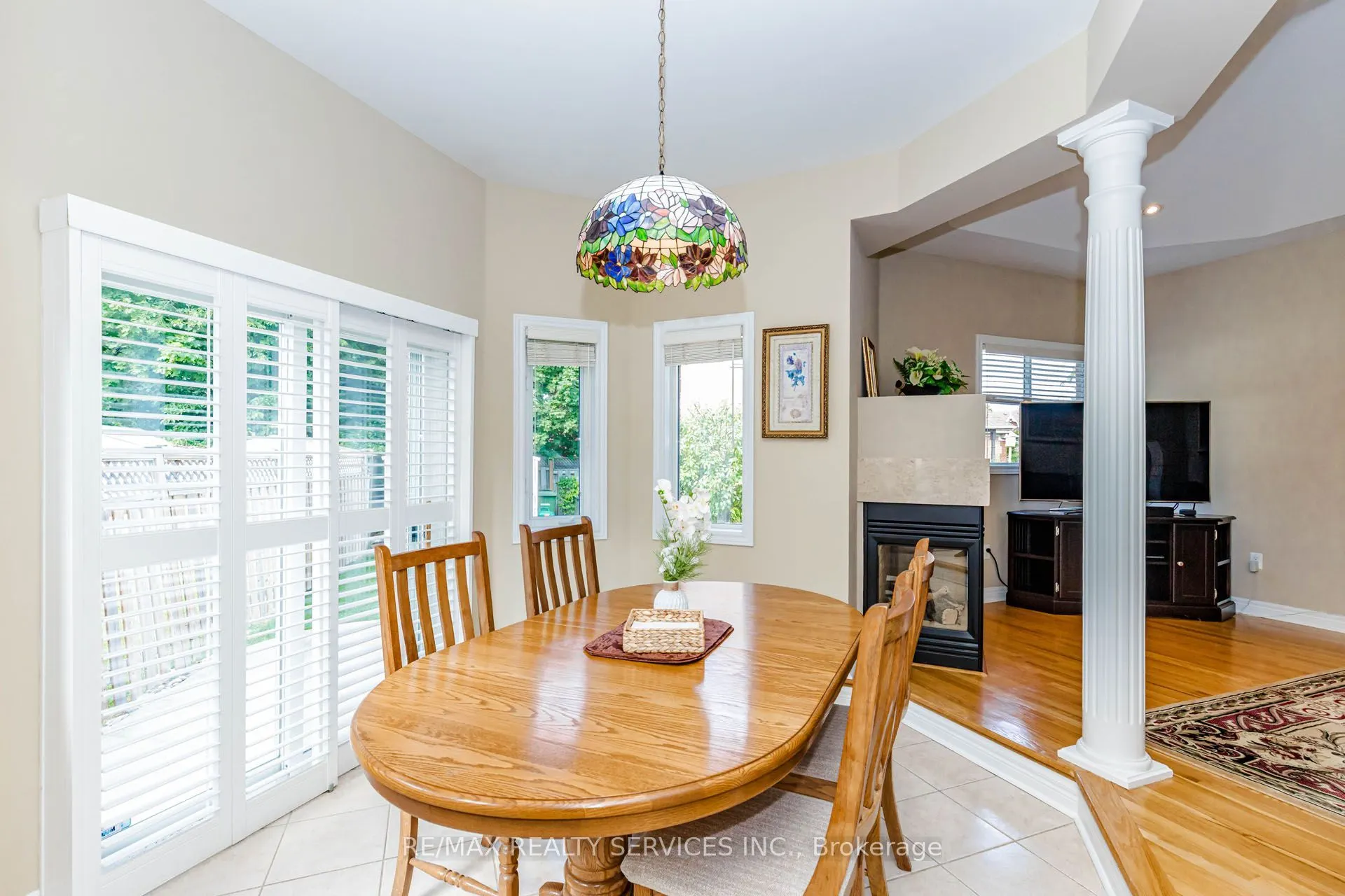 128 Valleywood Boulevard