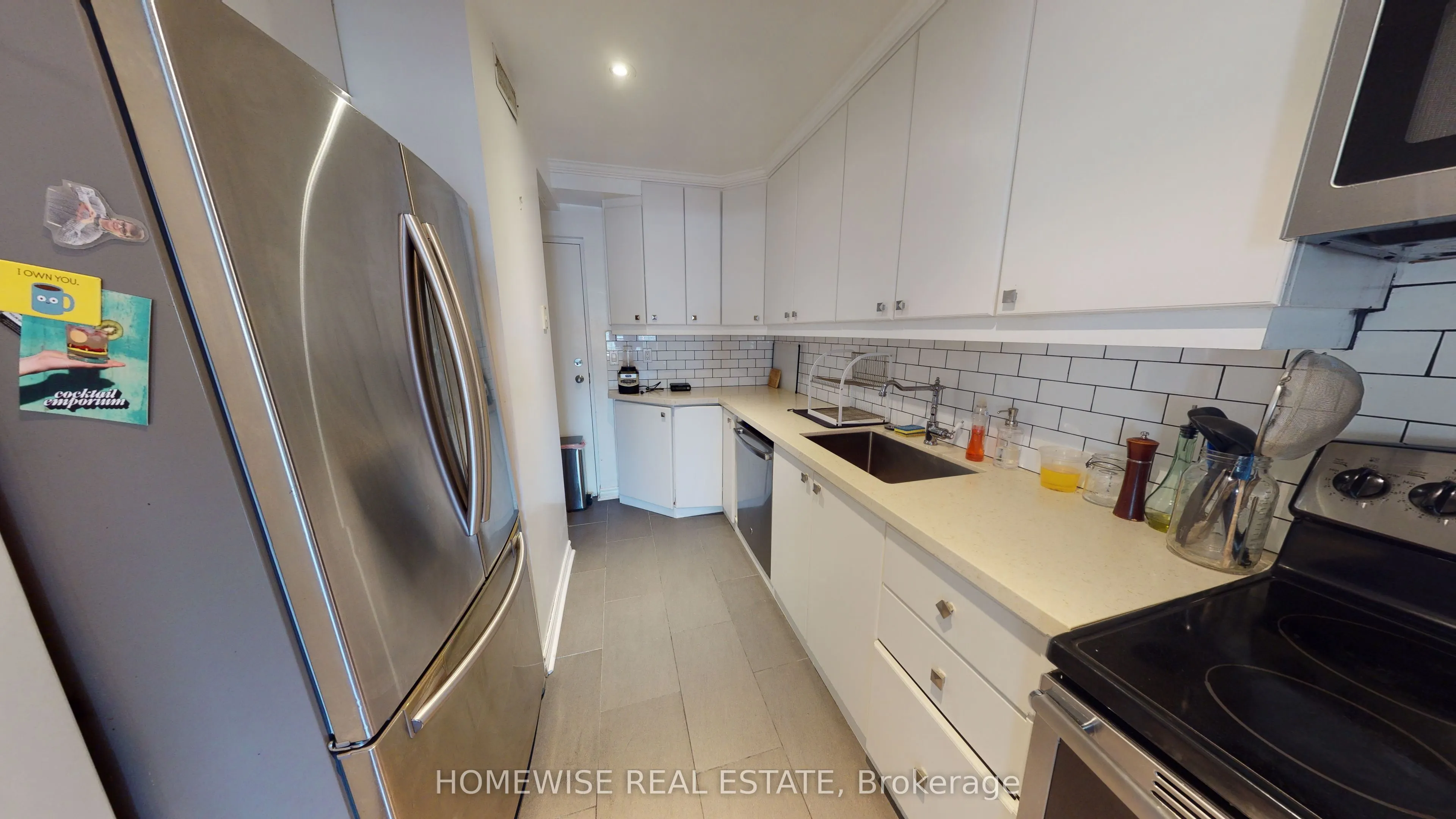 145 Lansdowne Avenue #201