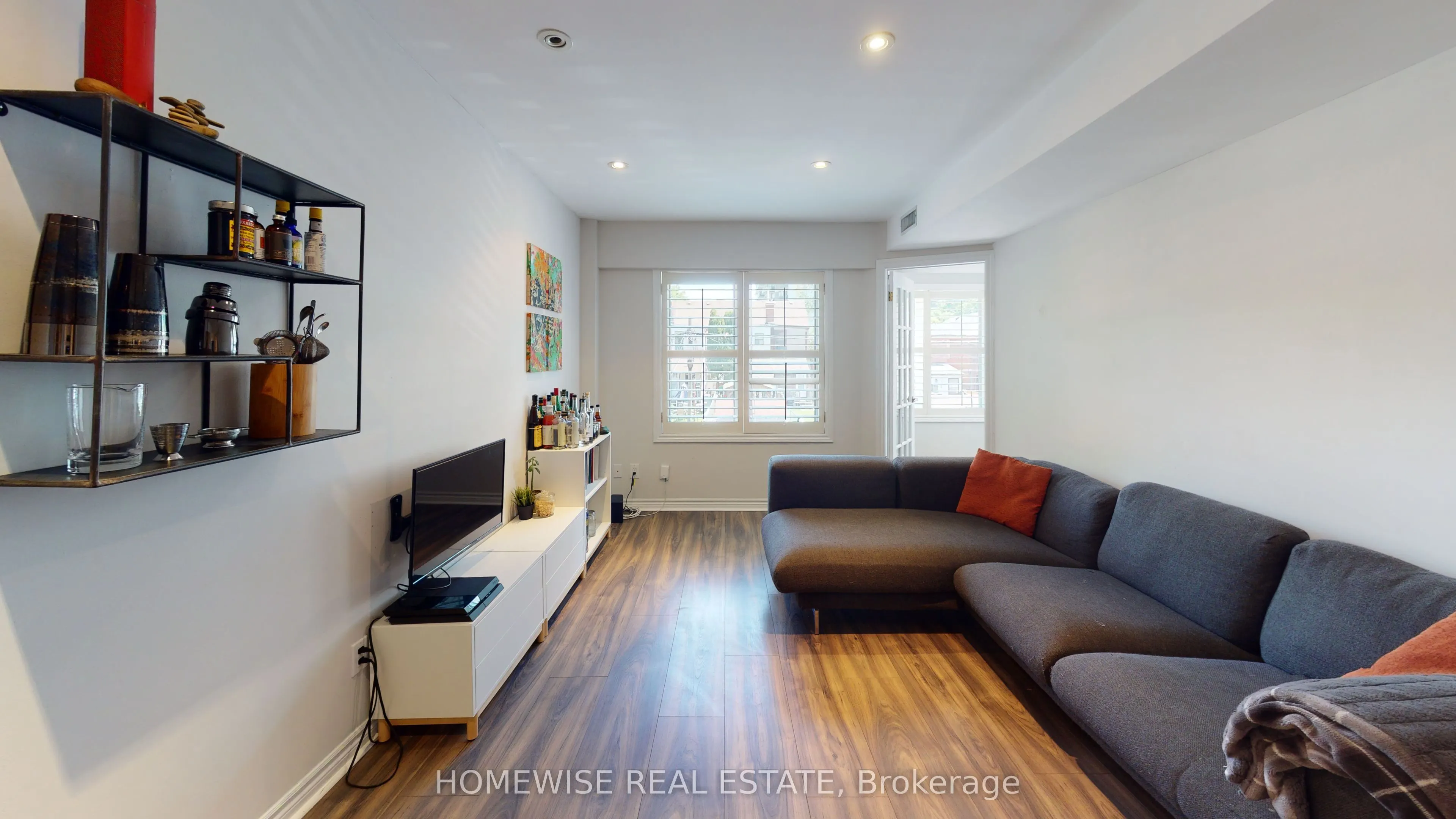 145 Lansdowne Avenue #201