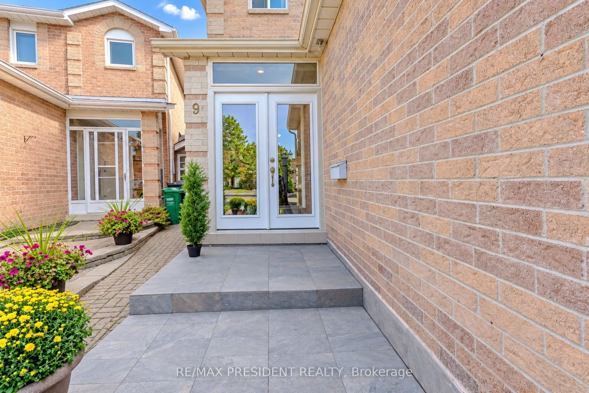 9 Aster Court