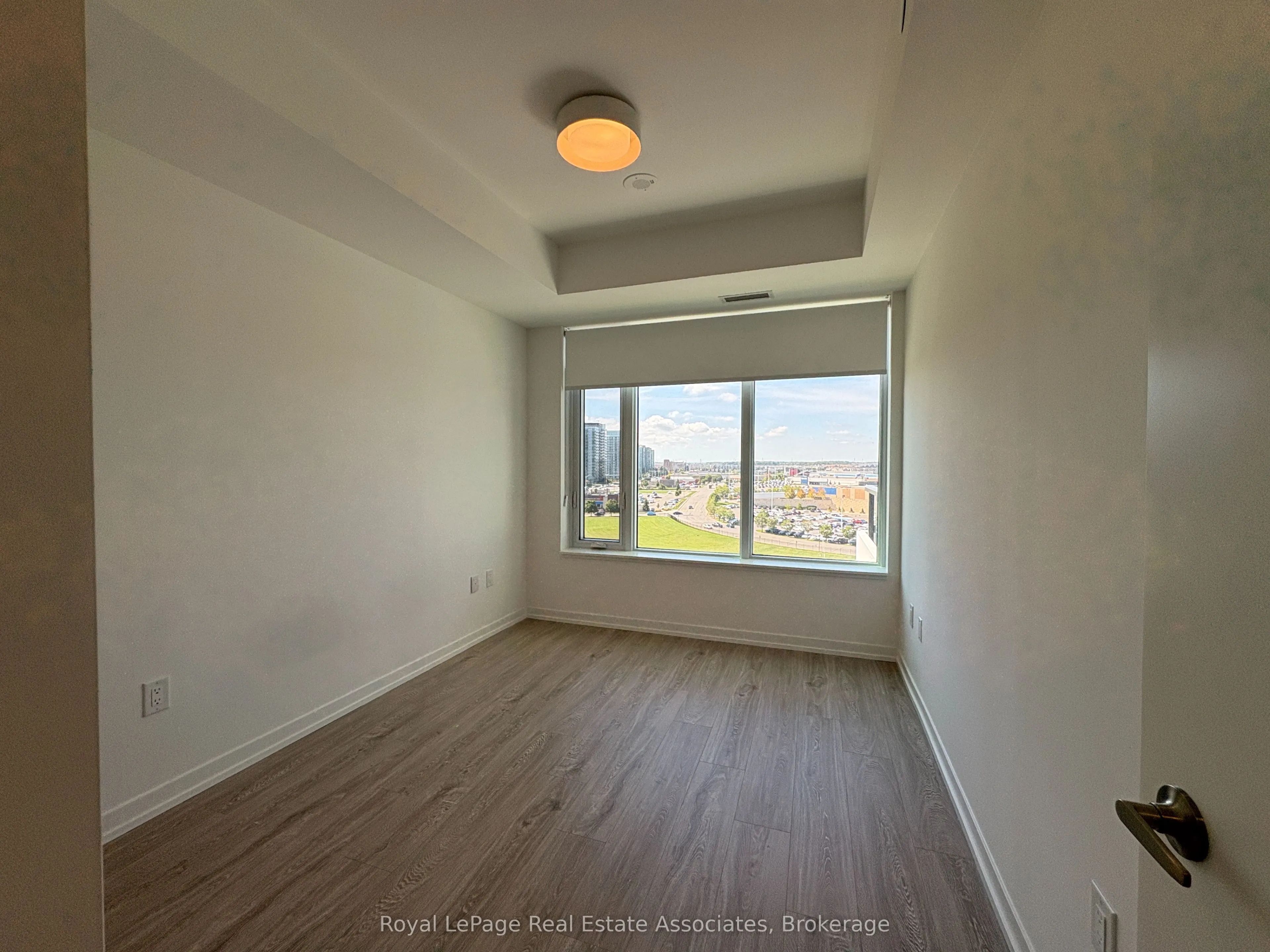 2485 Eglinton Avenue W #1002