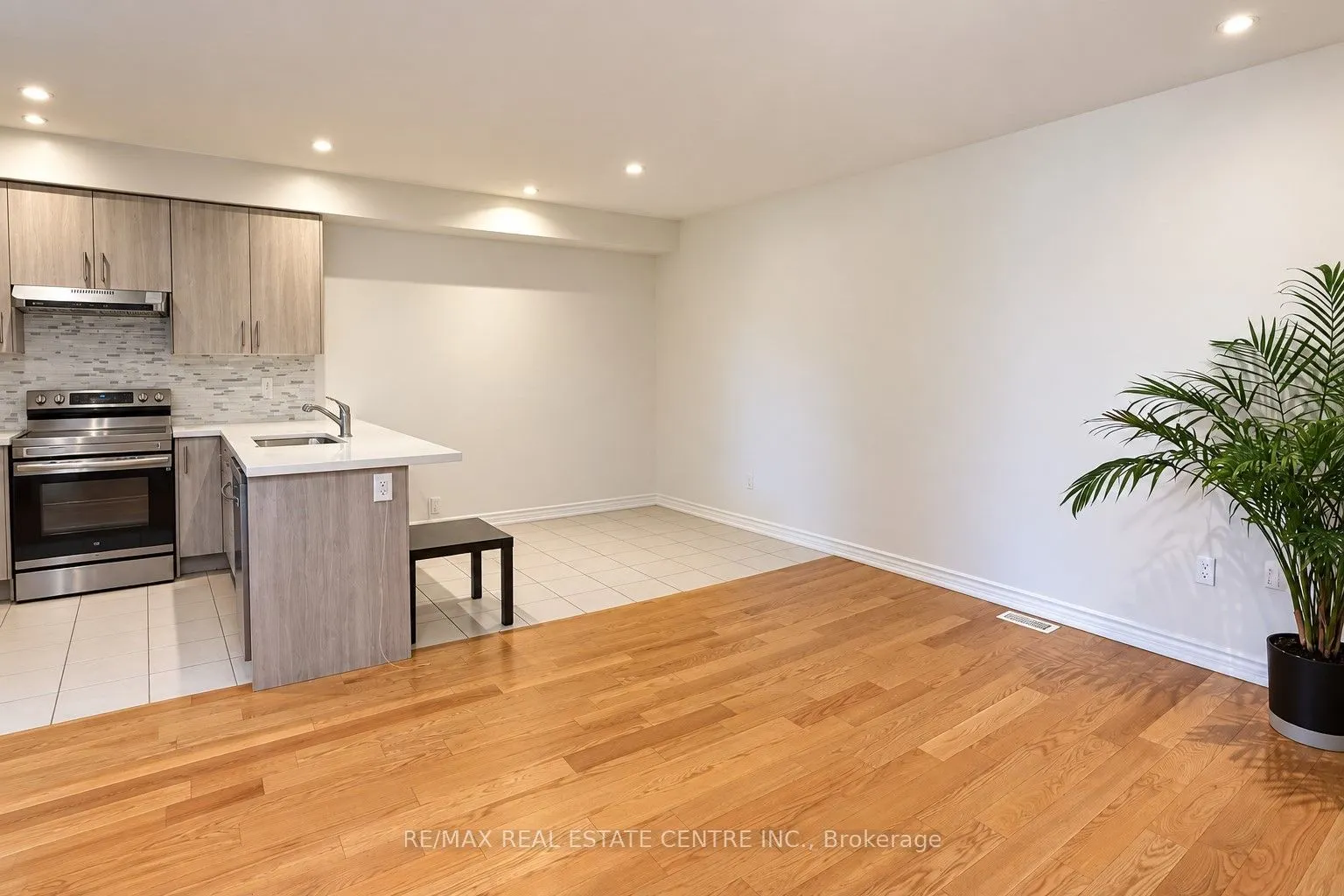 62 Hashmi Place