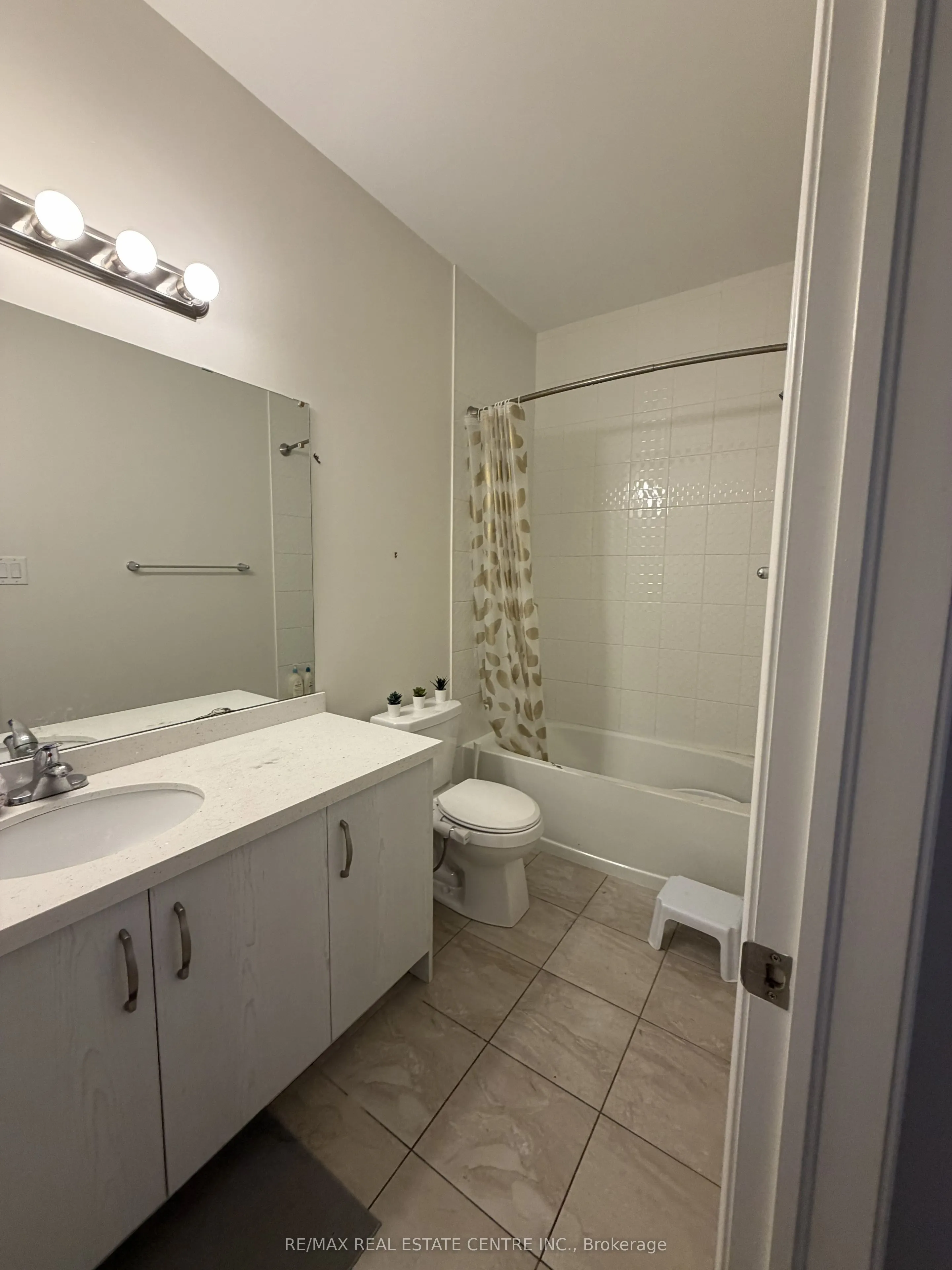 62 Hashmi Place