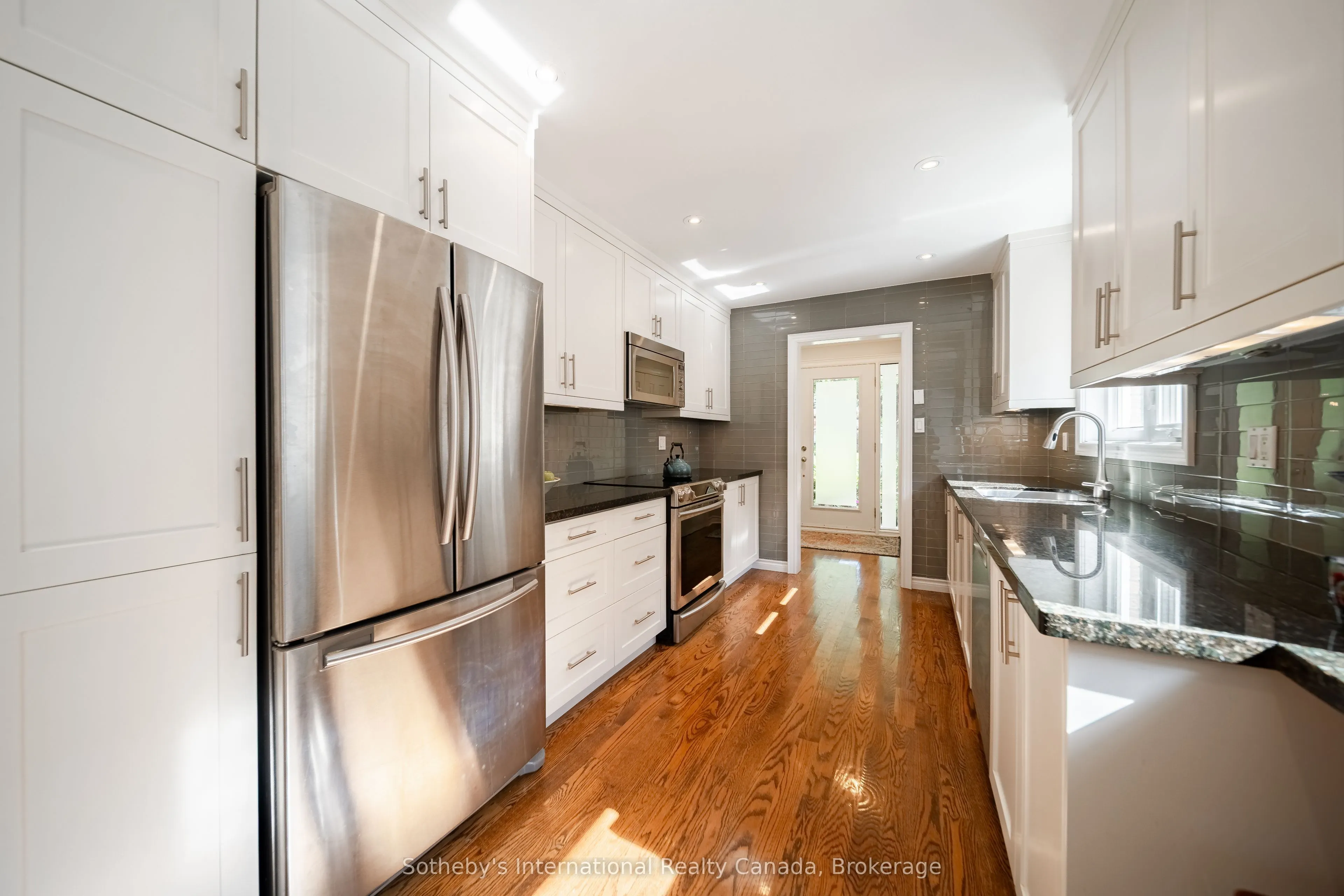 885 Fletcher Valley Crescent