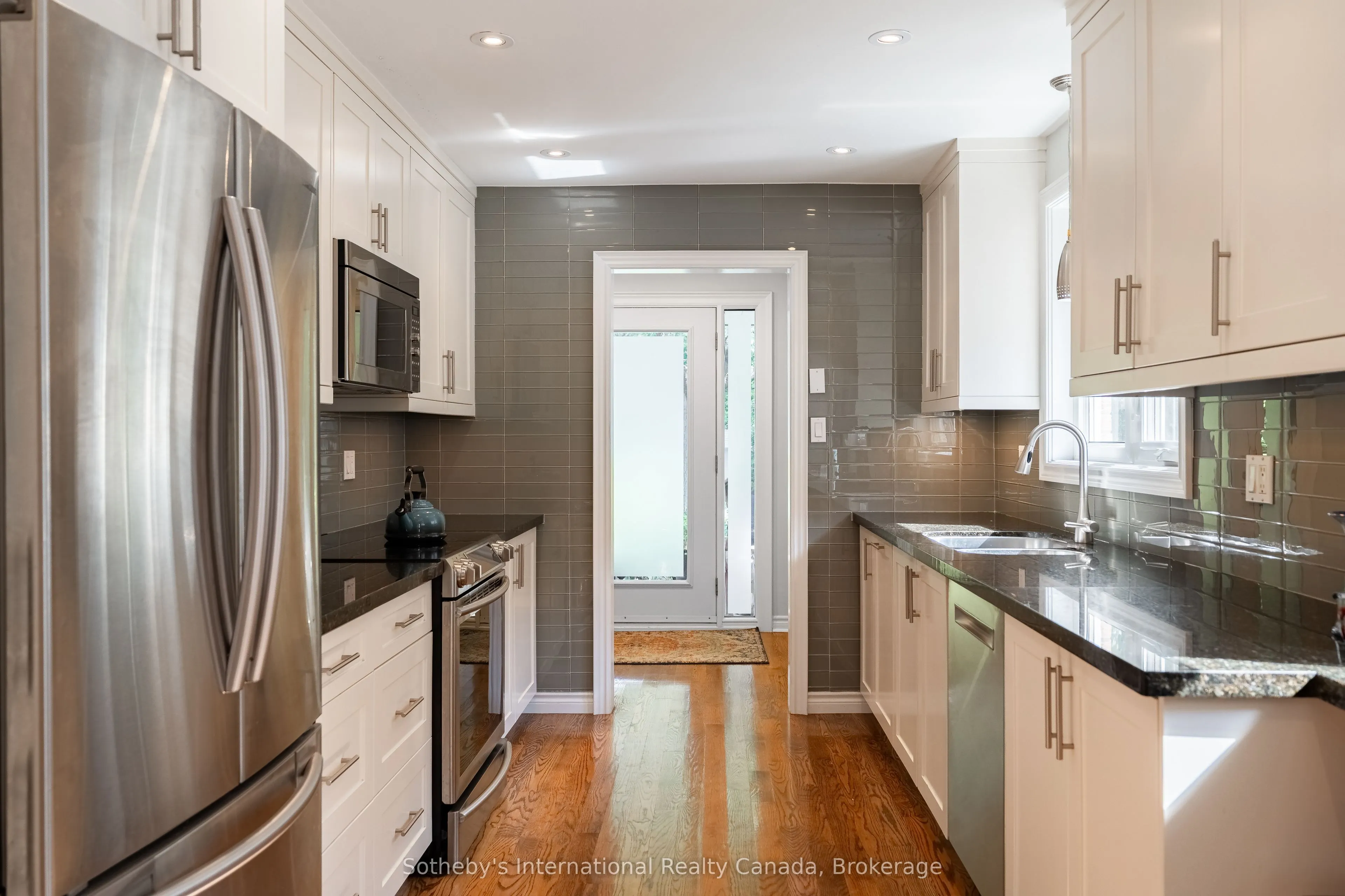 885 Fletcher Valley Crescent