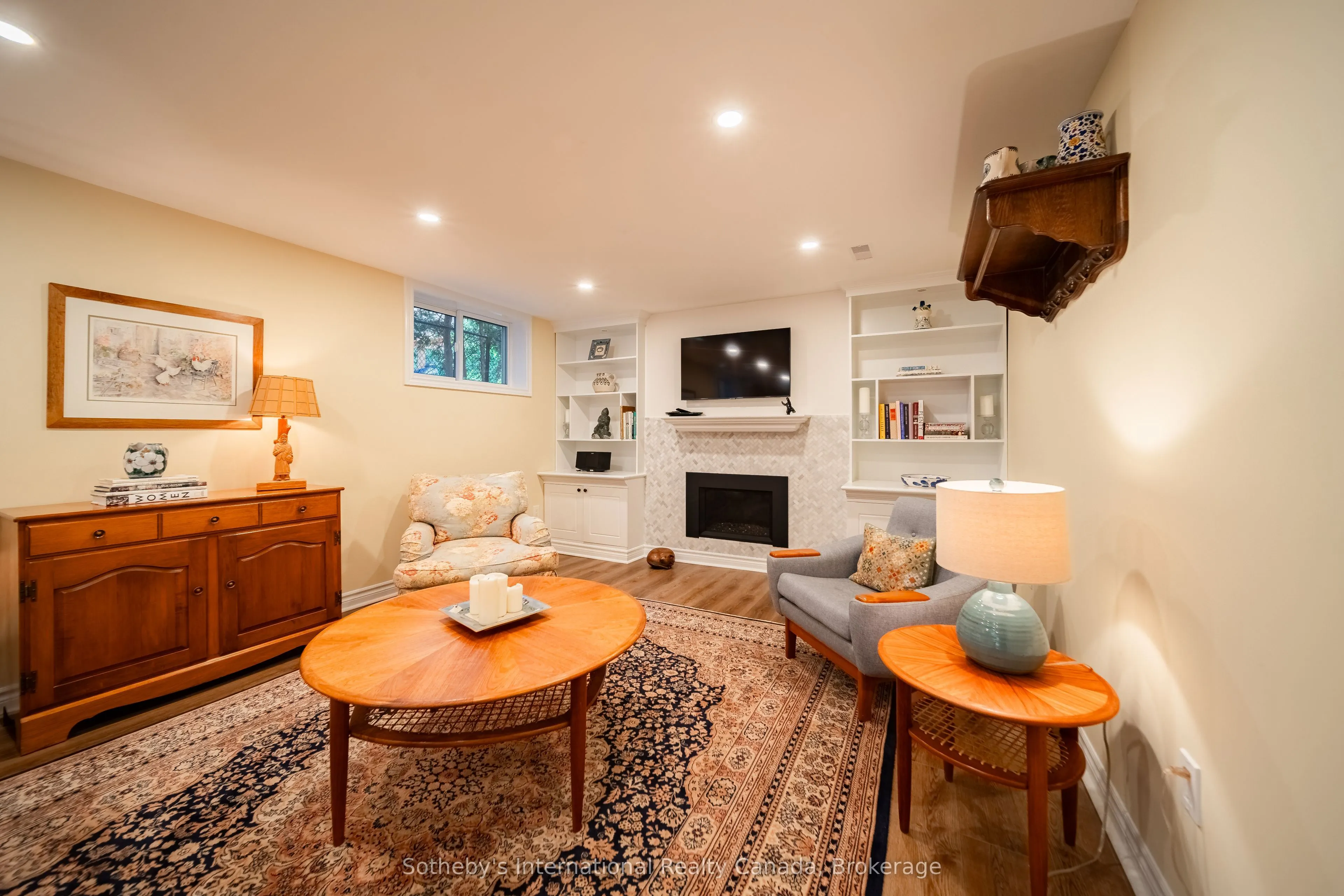 885 Fletcher Valley Crescent