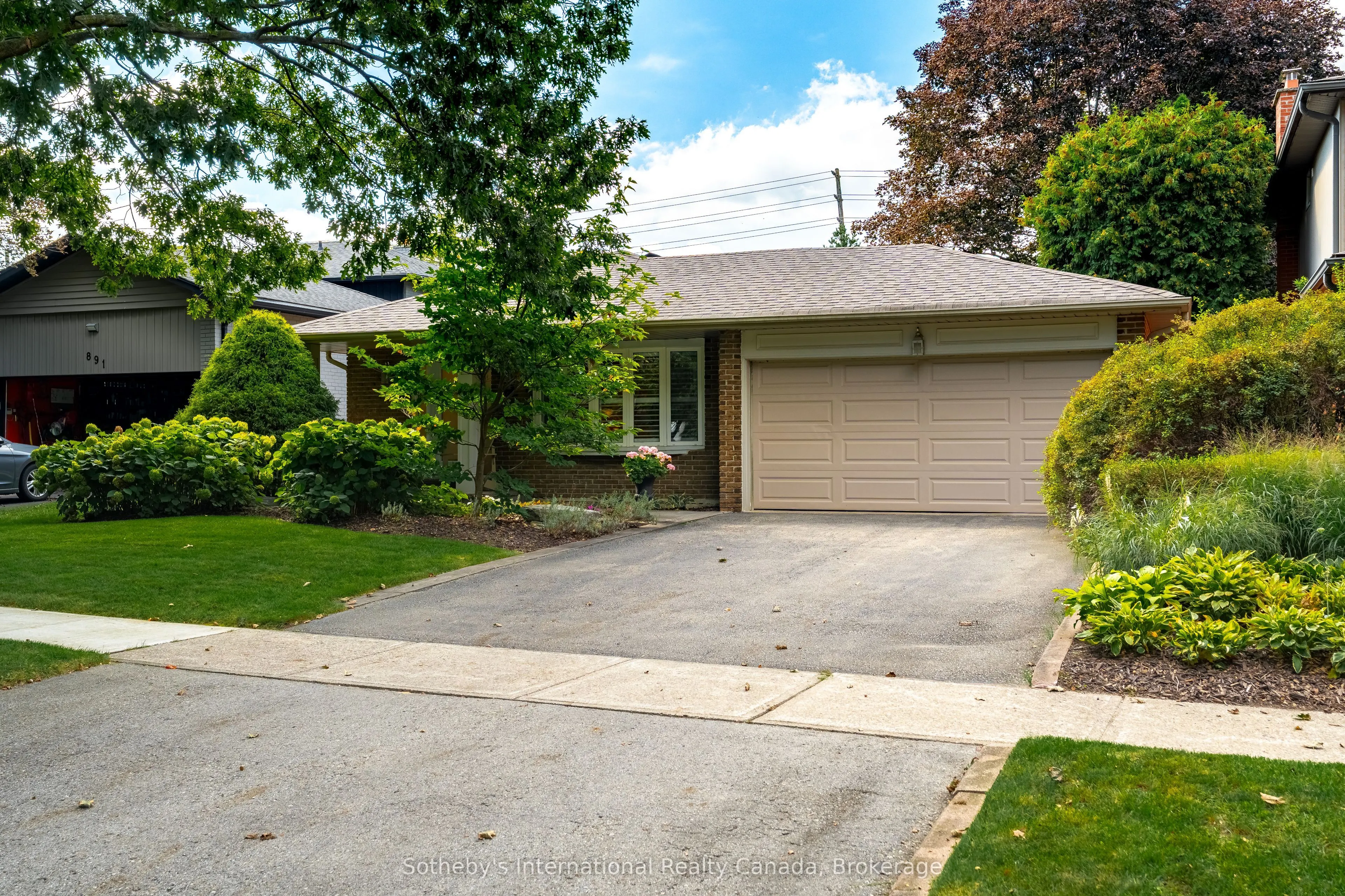 885 Fletcher Valley Crescent