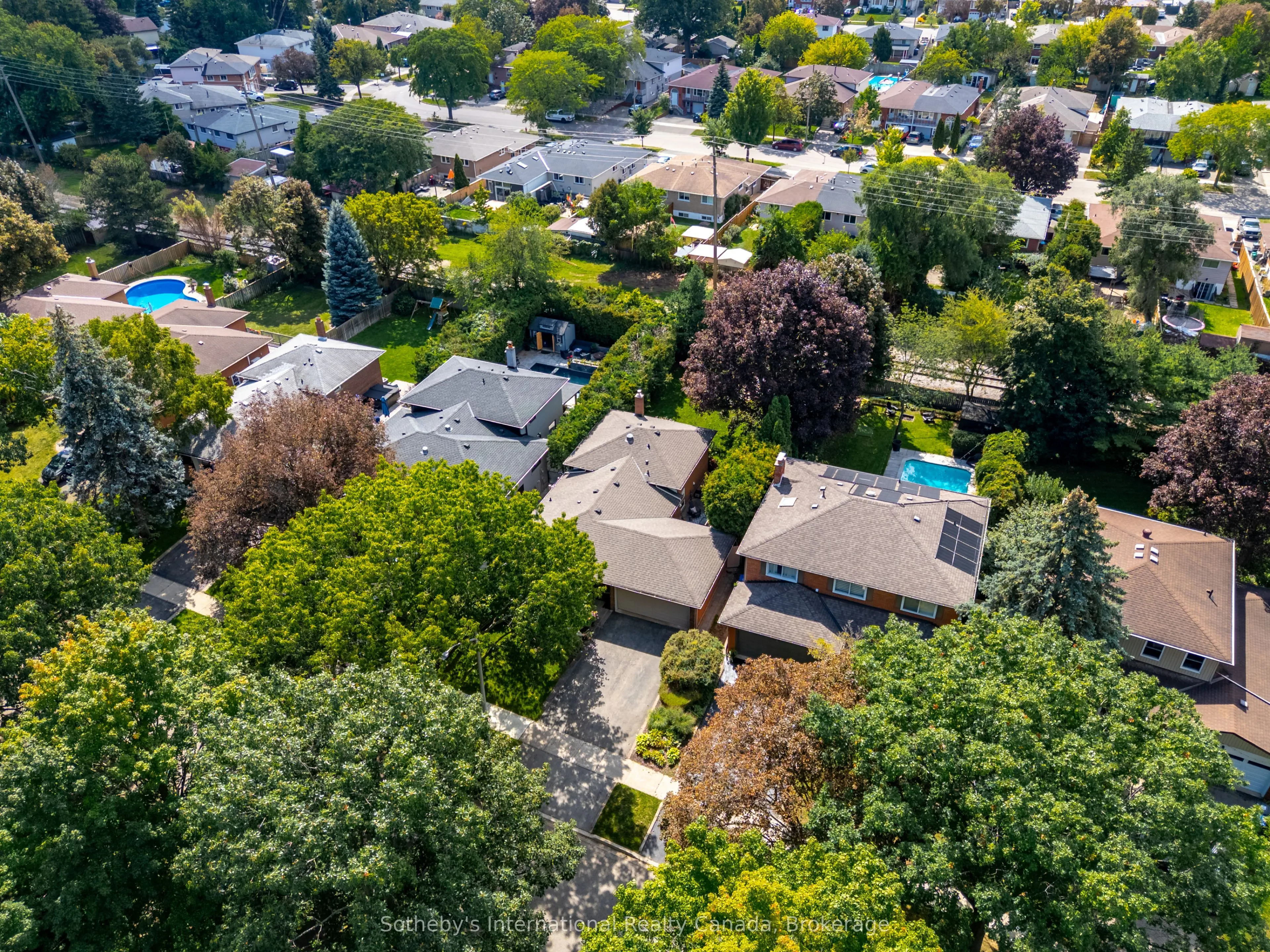 885 Fletcher Valley Crescent