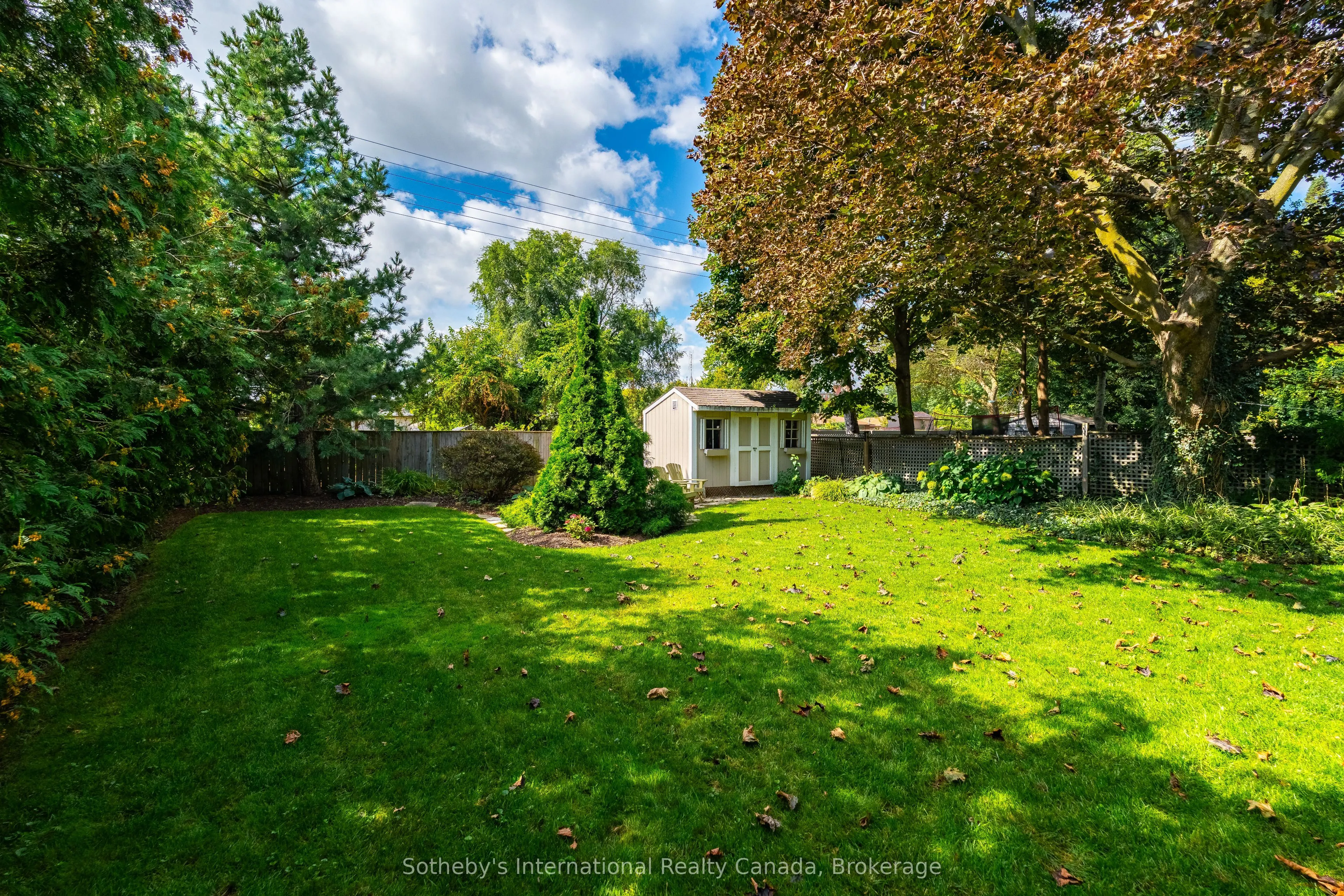 885 Fletcher Valley Crescent