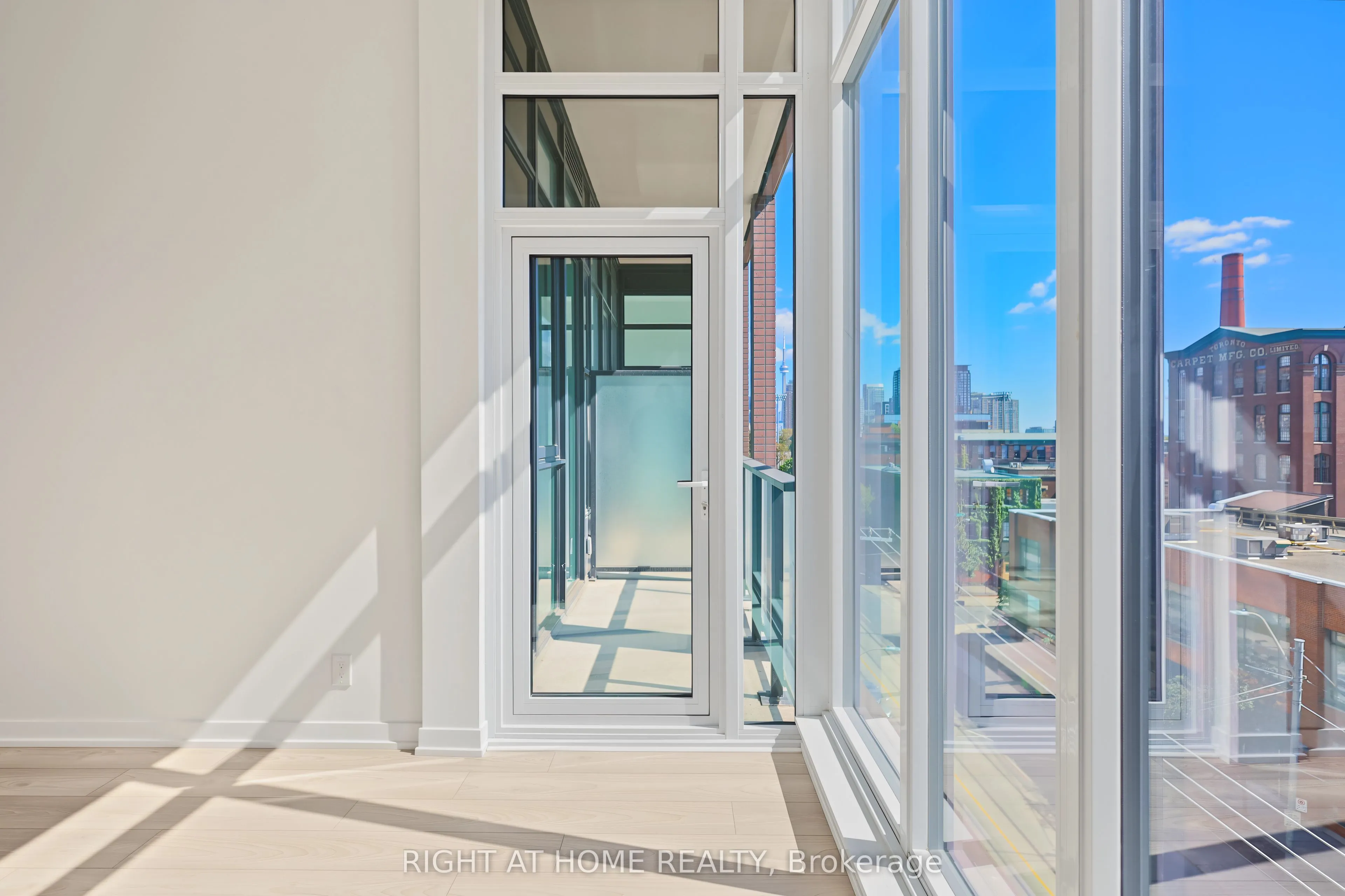 285 Dufferin Street #421