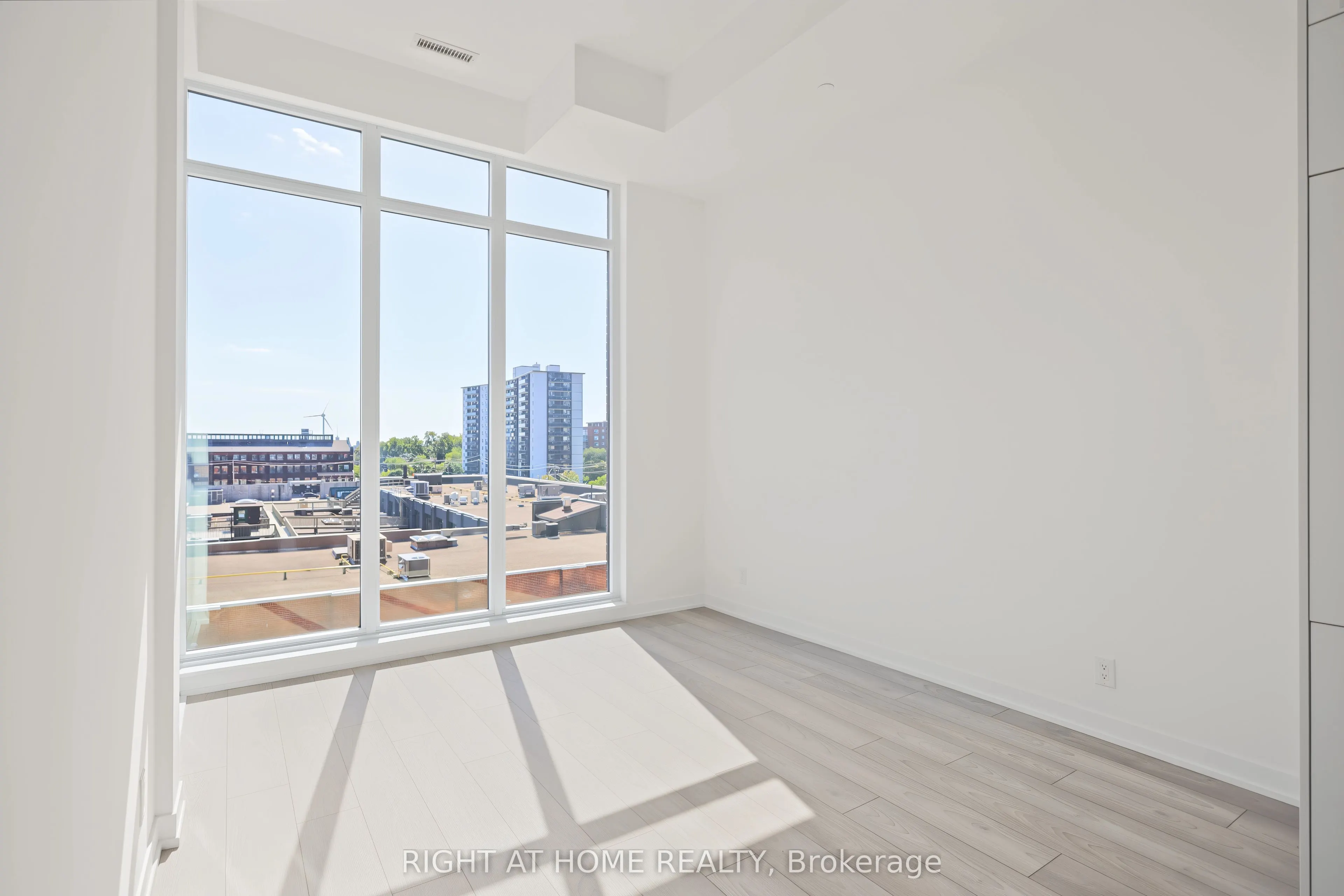 285 Dufferin Street #421