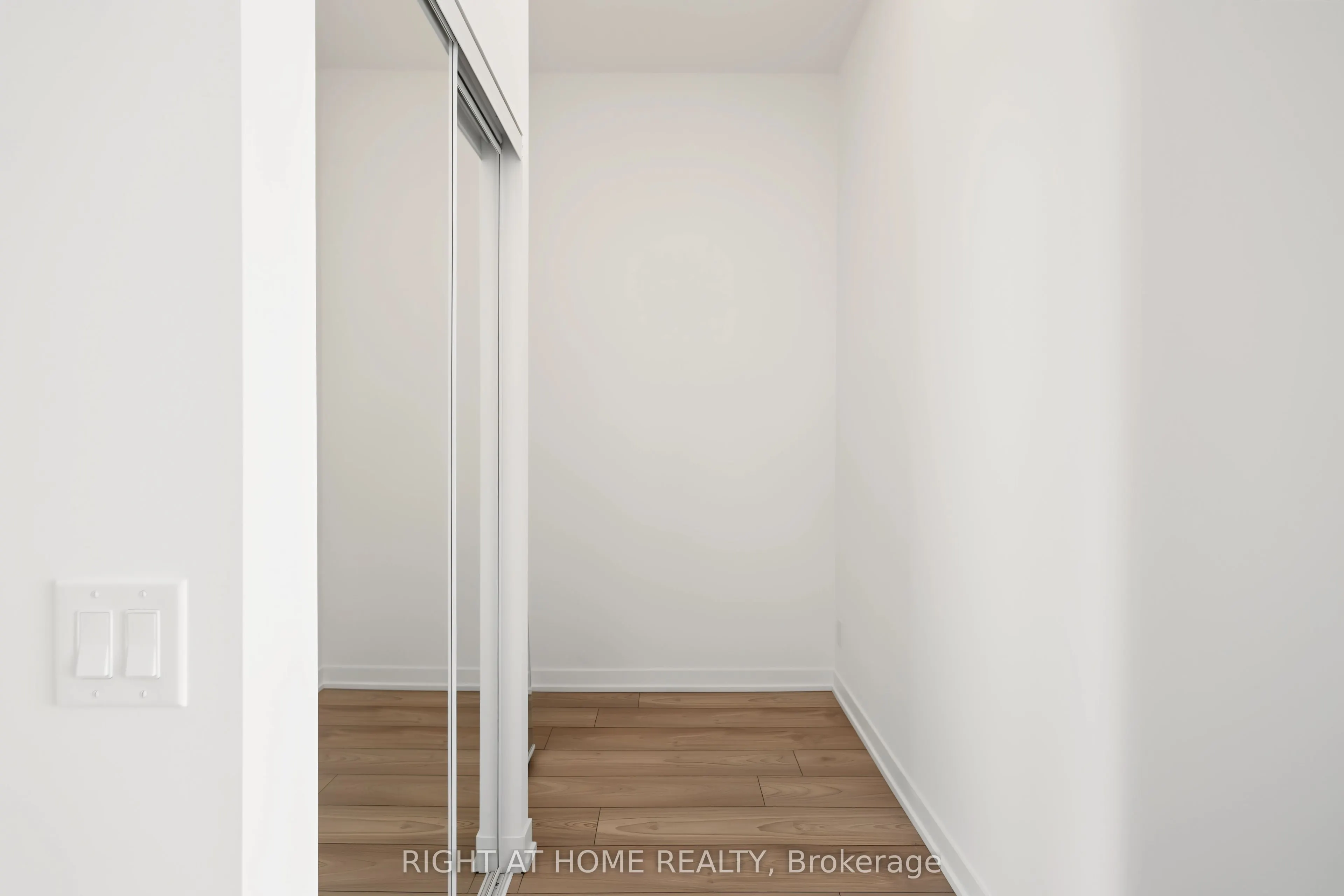 285 Dufferin Street #421