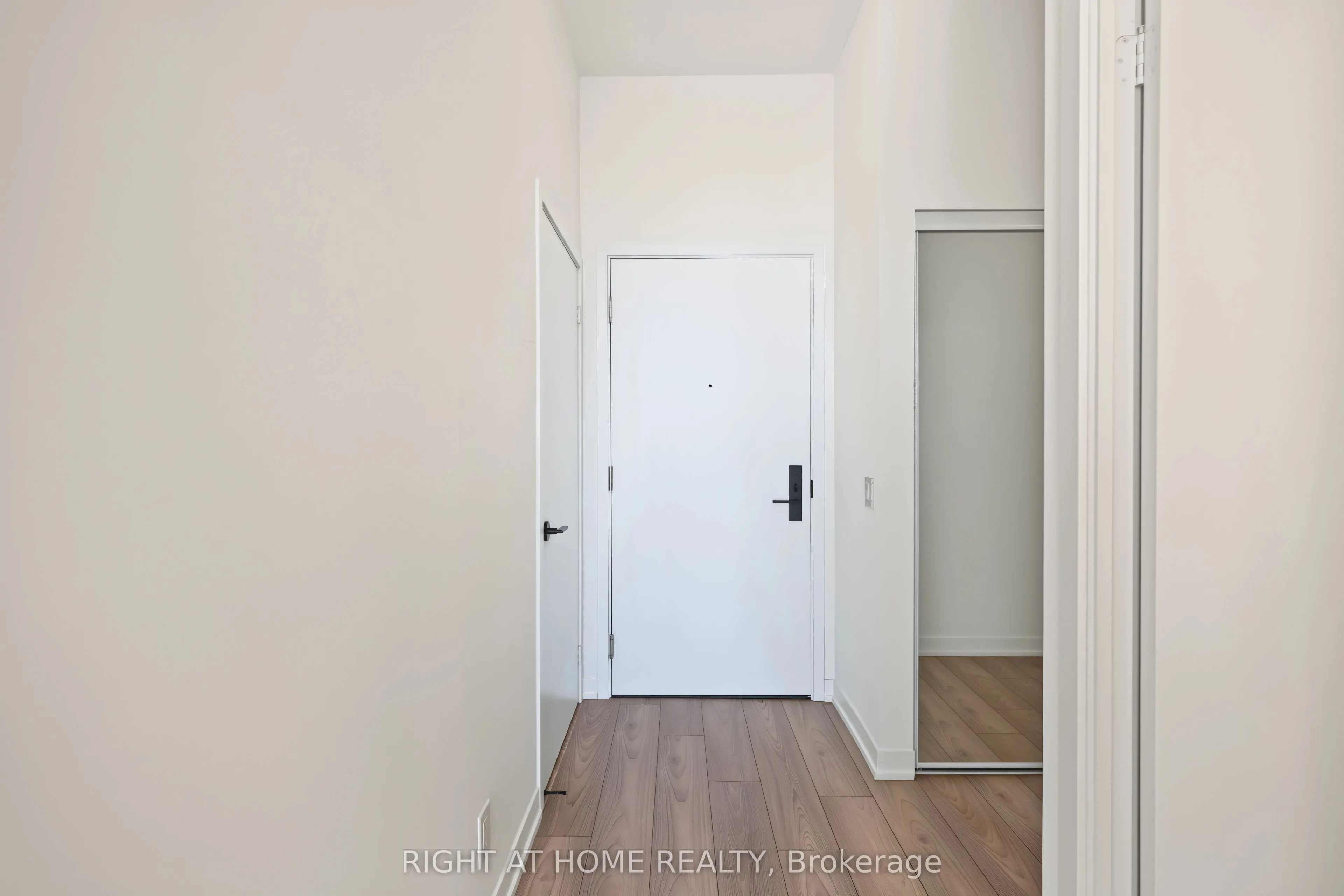 285 Dufferin Street #421