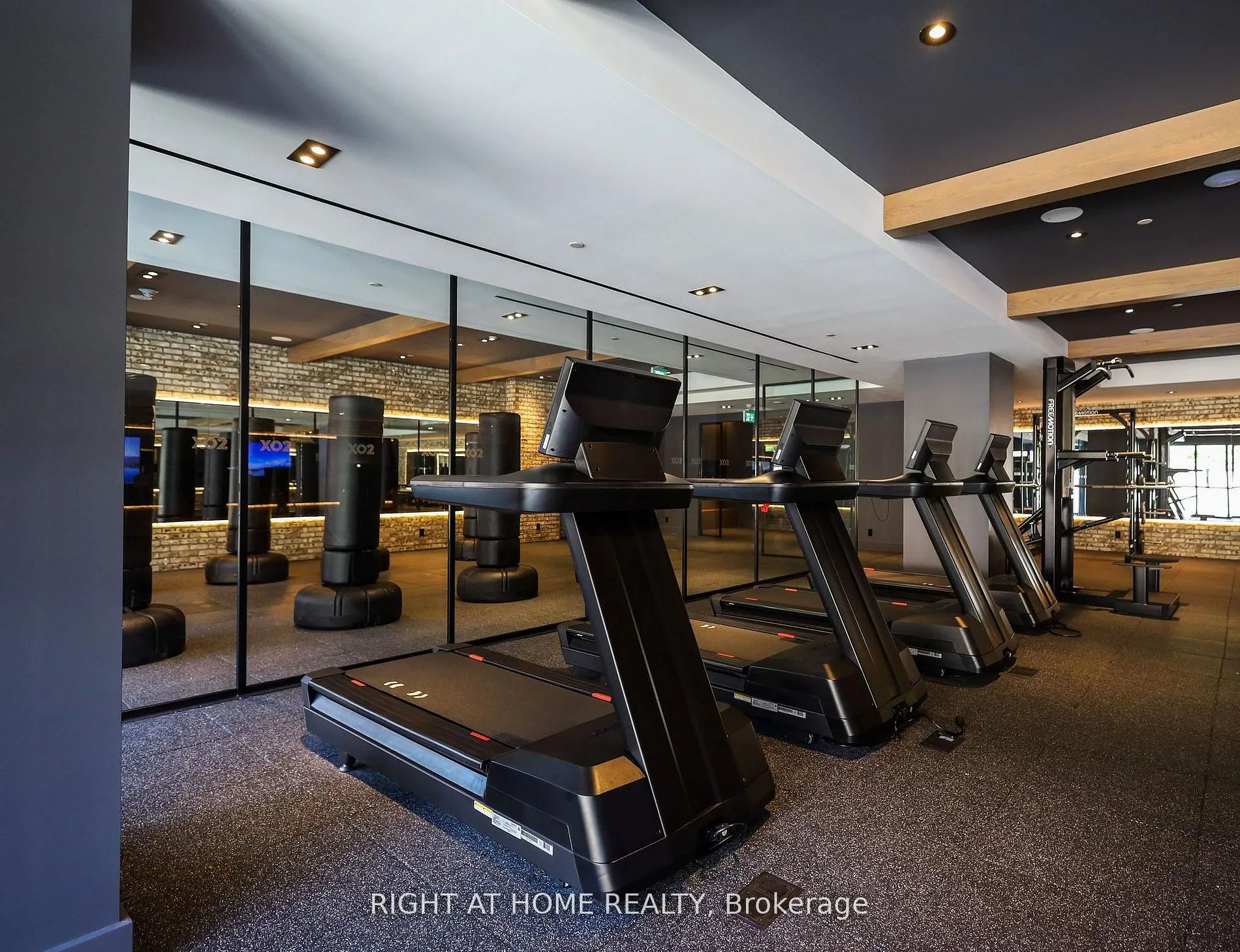 285 Dufferin Street #421