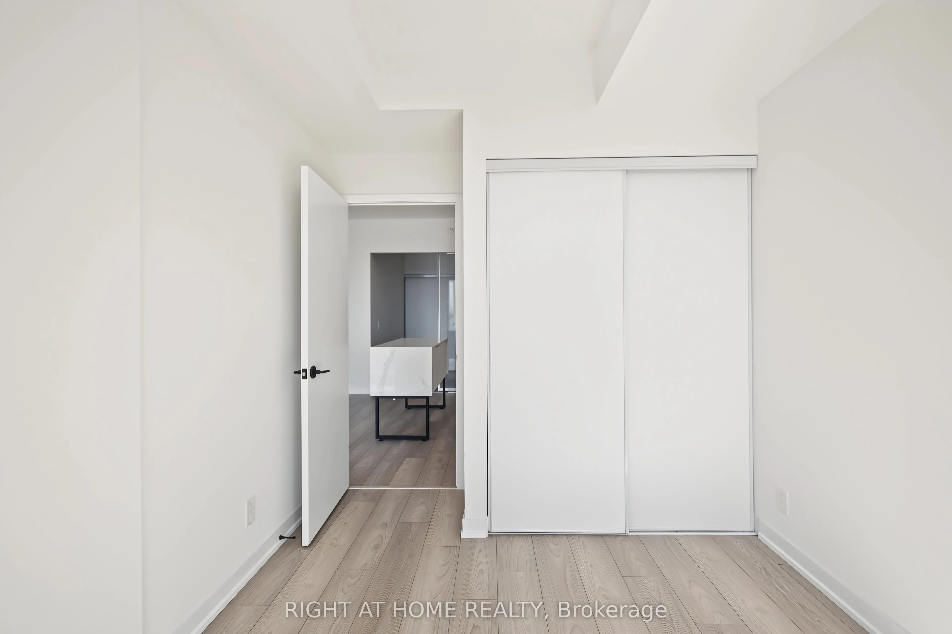 285 Dufferin Street #619