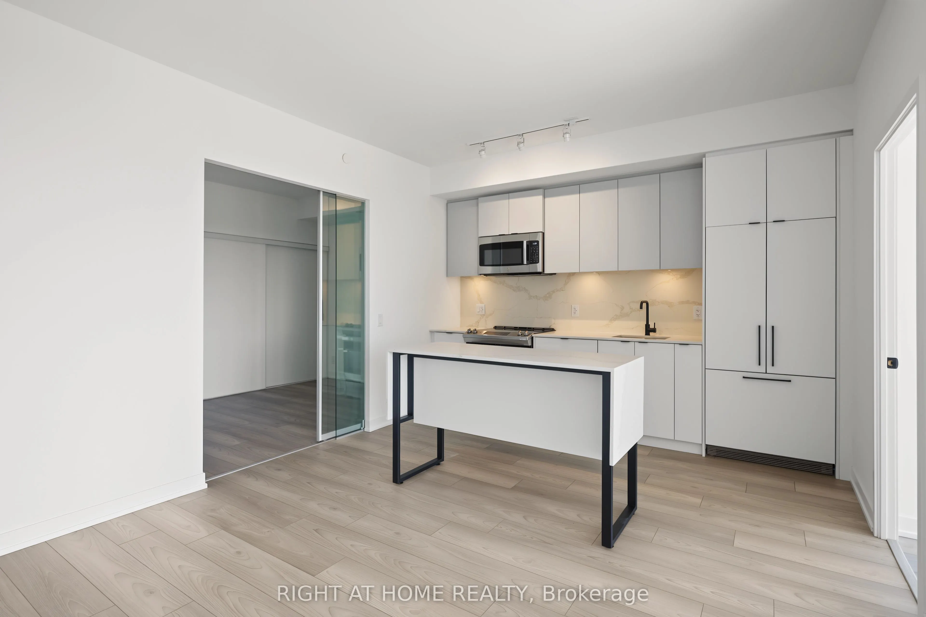 285 Dufferin Street #619