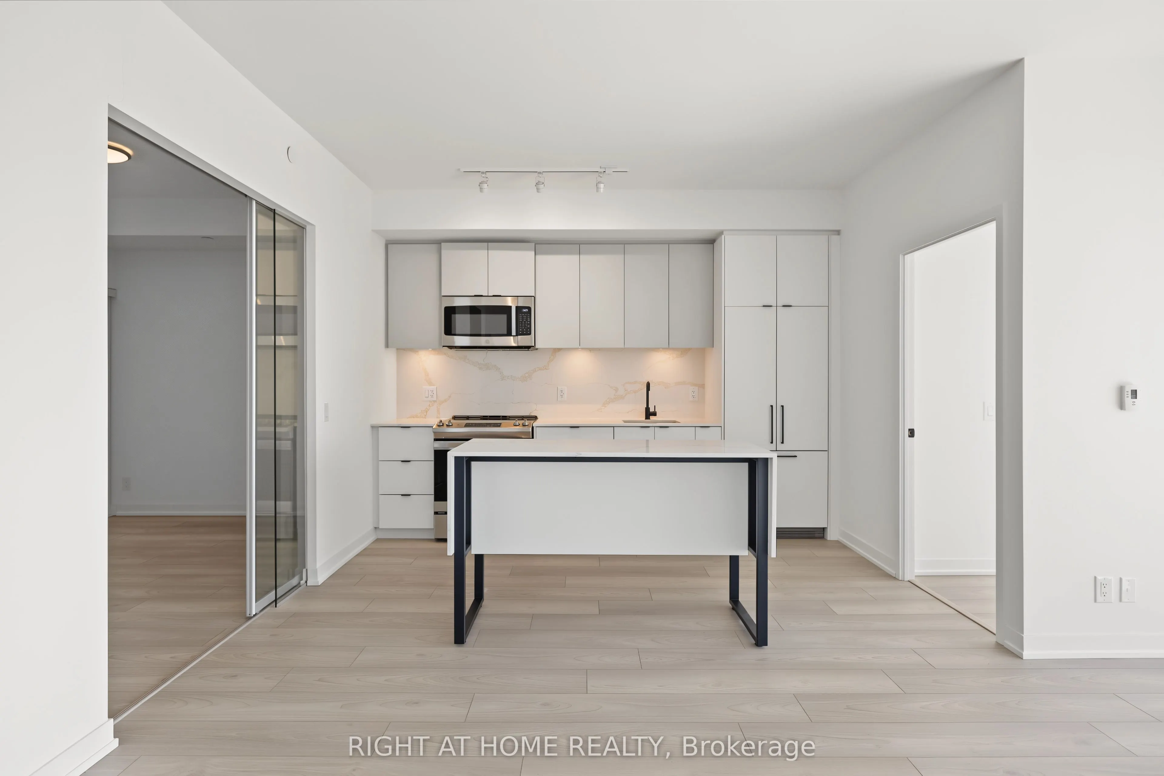 285 Dufferin Street #619